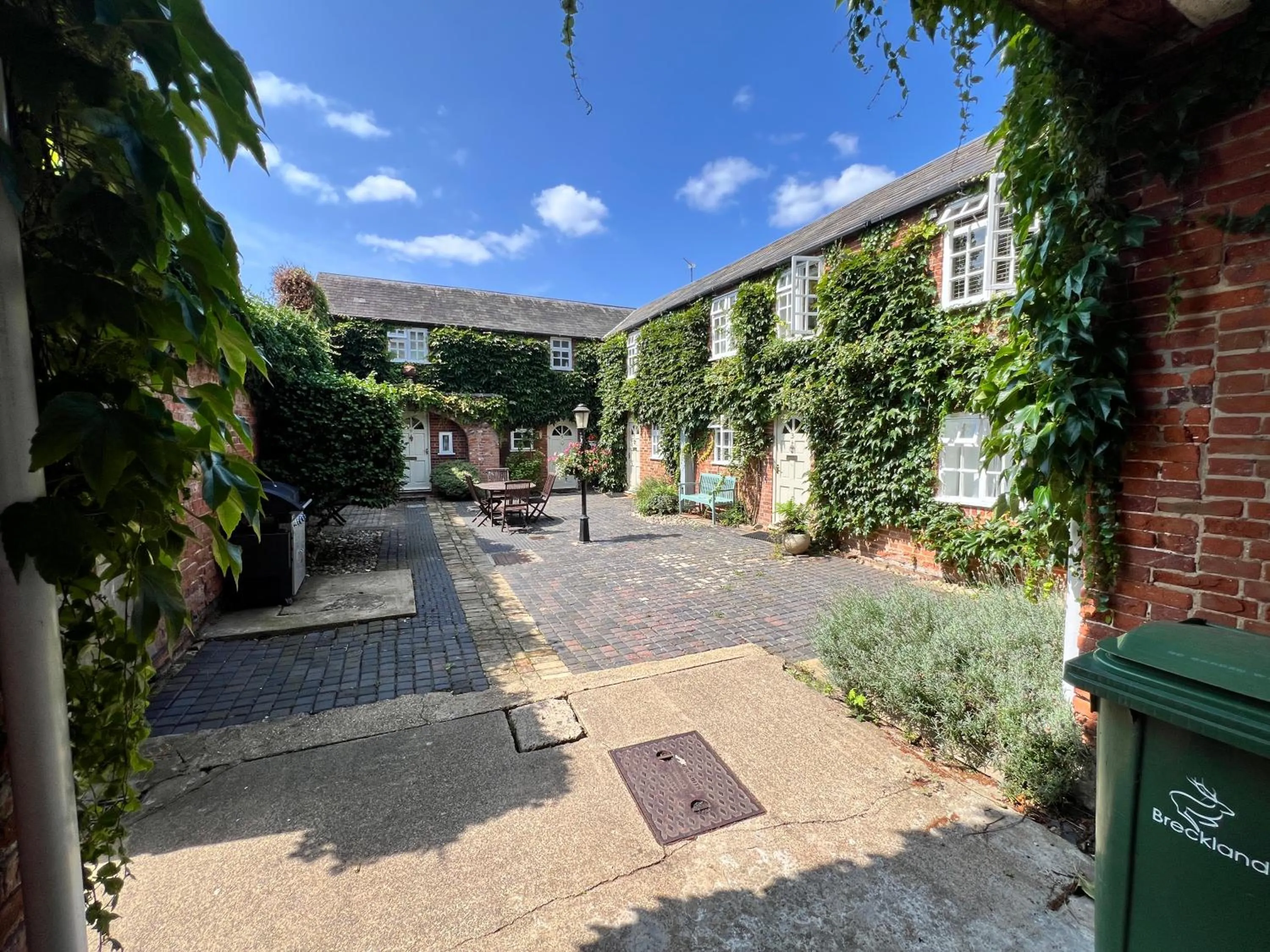 Property building in Glendower Guest Apartments