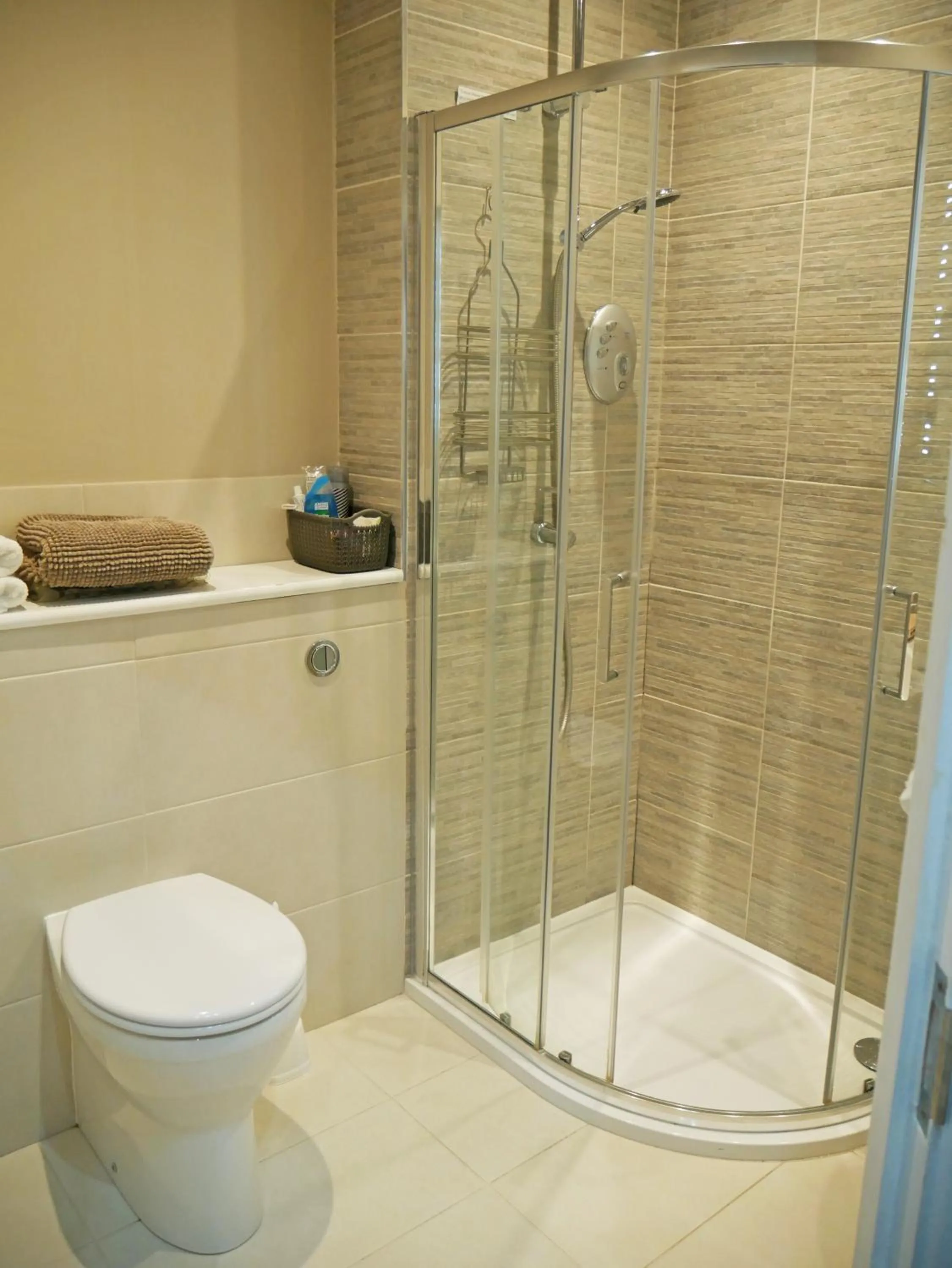 Toilet in Glendower Guest Apartments