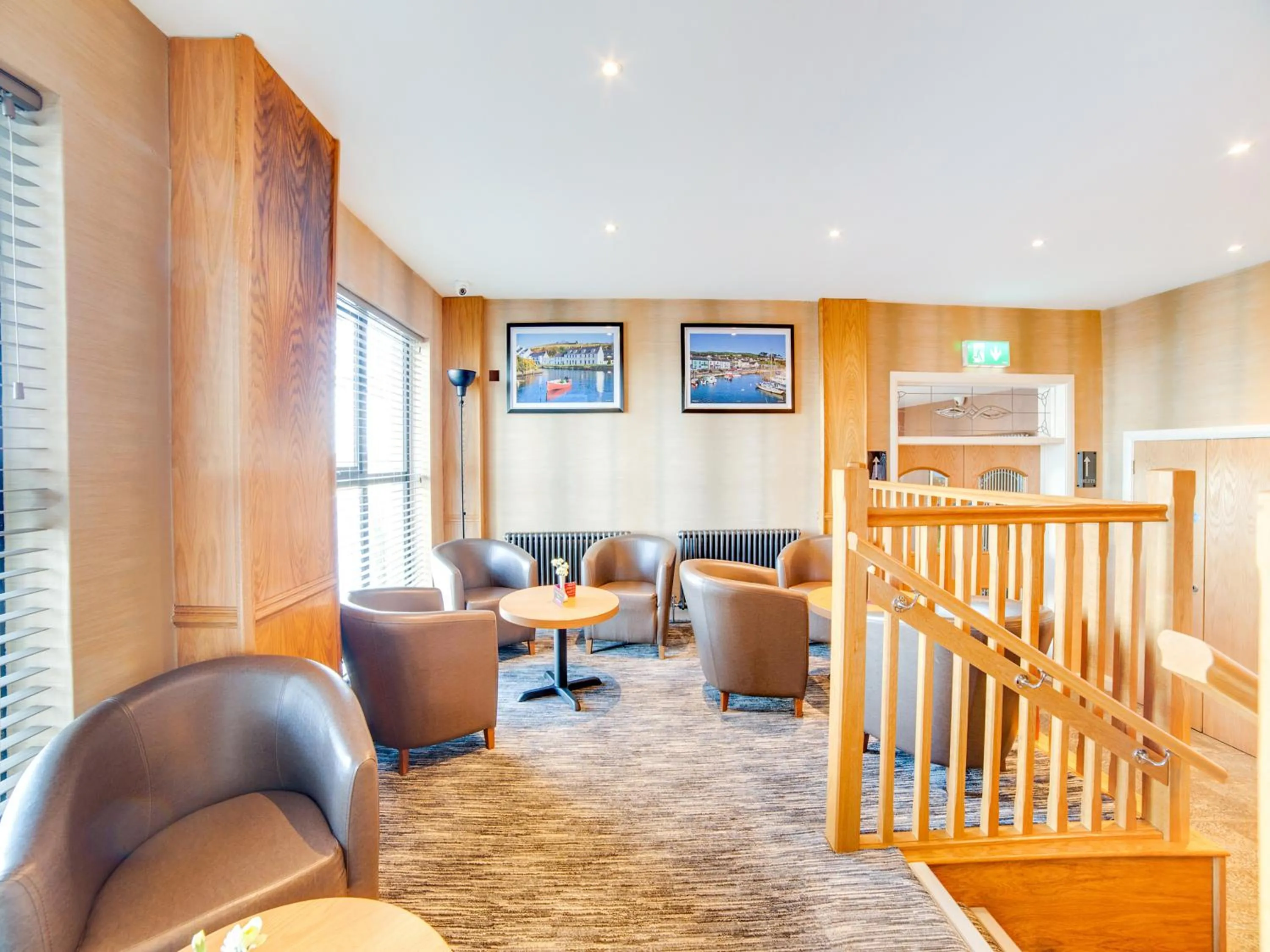 Seating area in Standing Stones Lodge