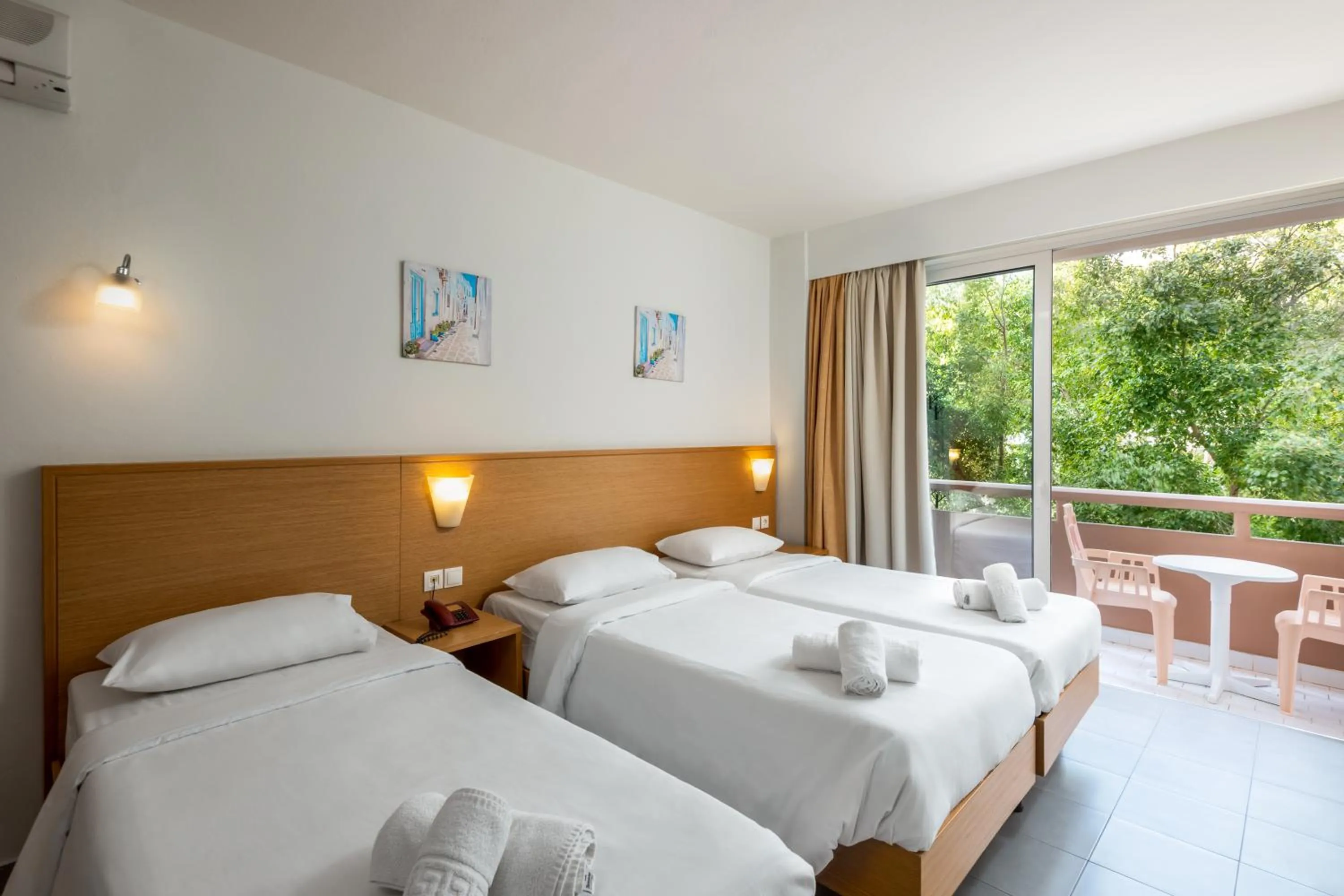 Photo of the whole room, Bed in City Center Hotel