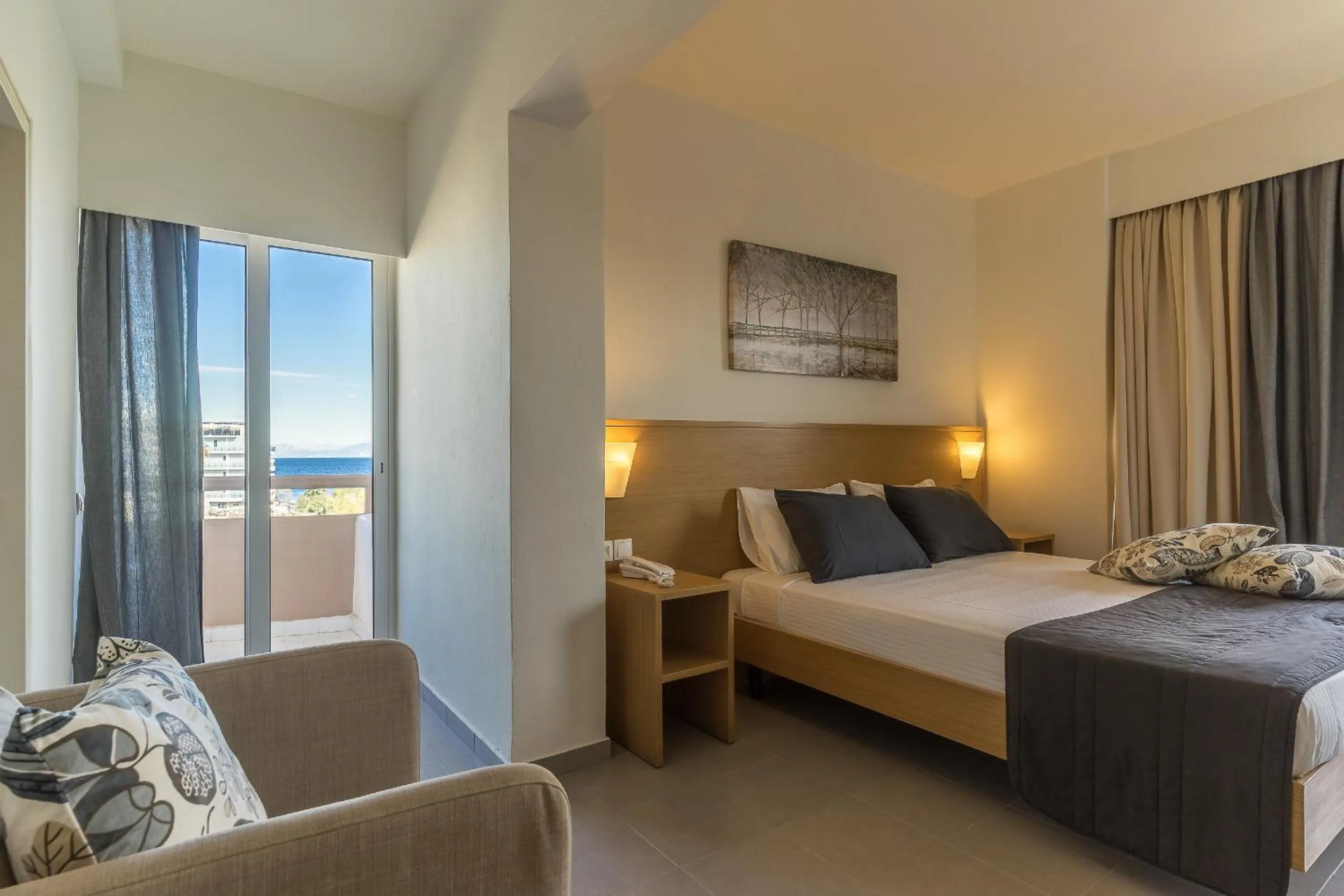 Spring, Bed in City Center Hotel