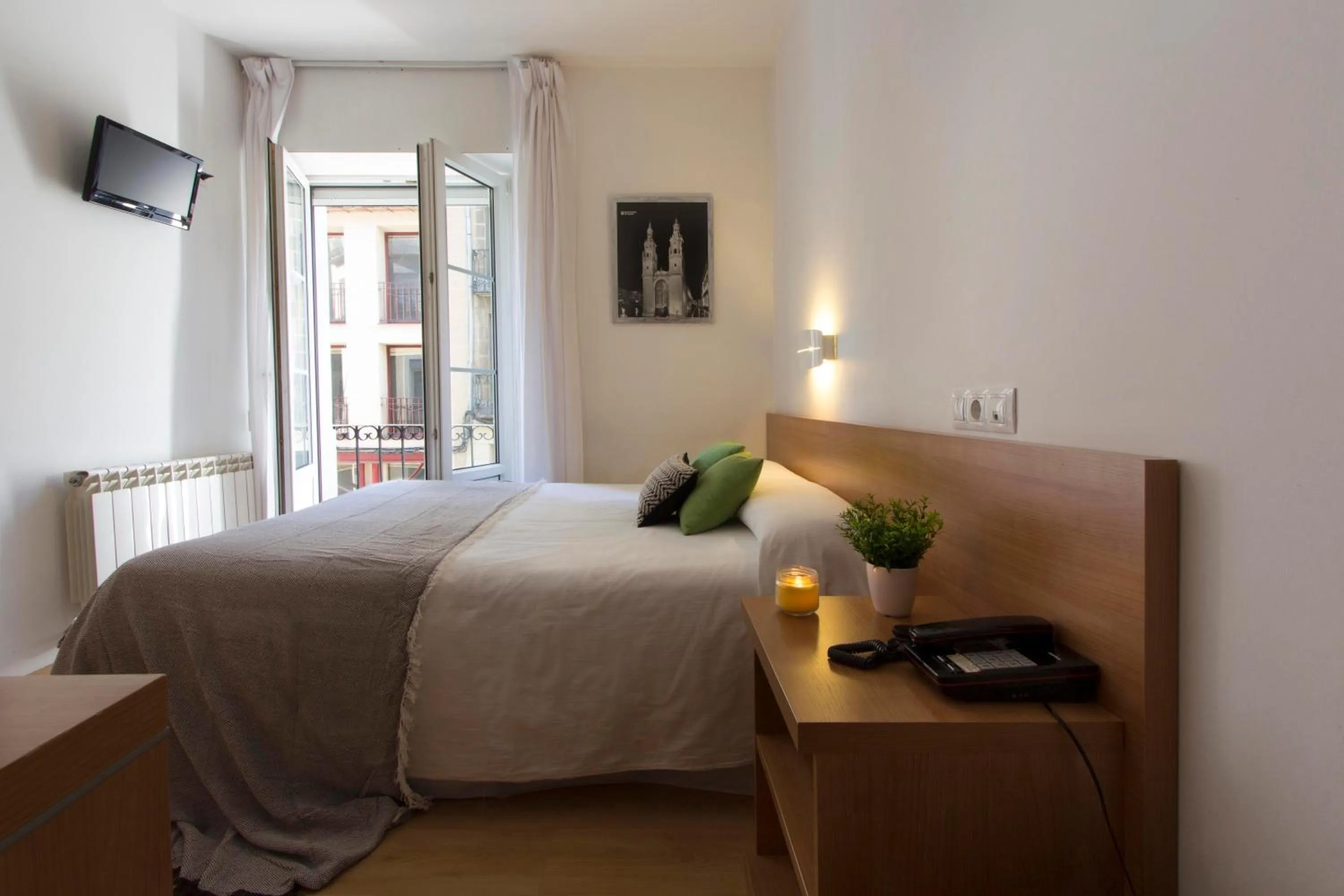 Bed in Hostal La Numantina