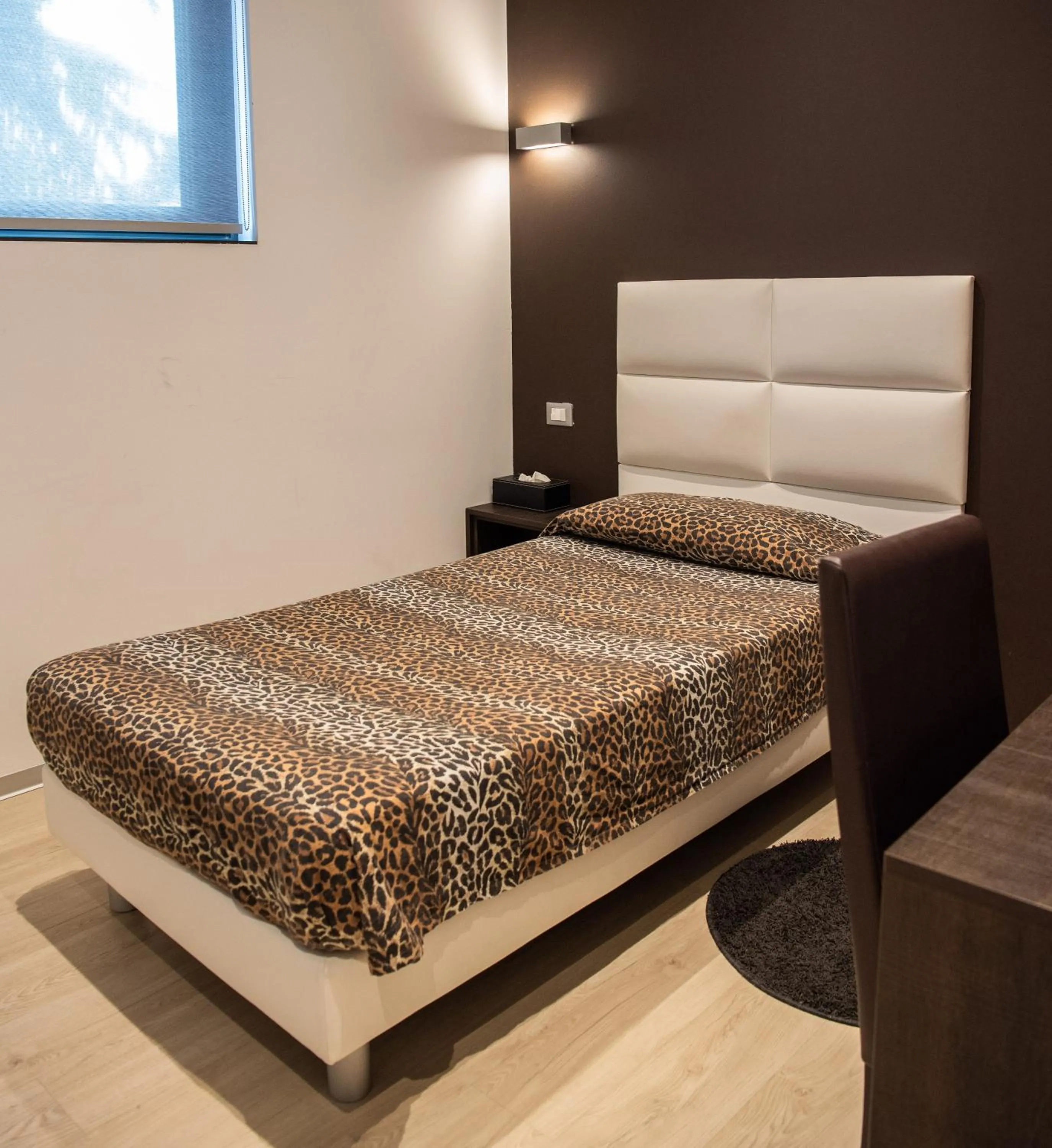 Bedroom, Bed in Ex-L