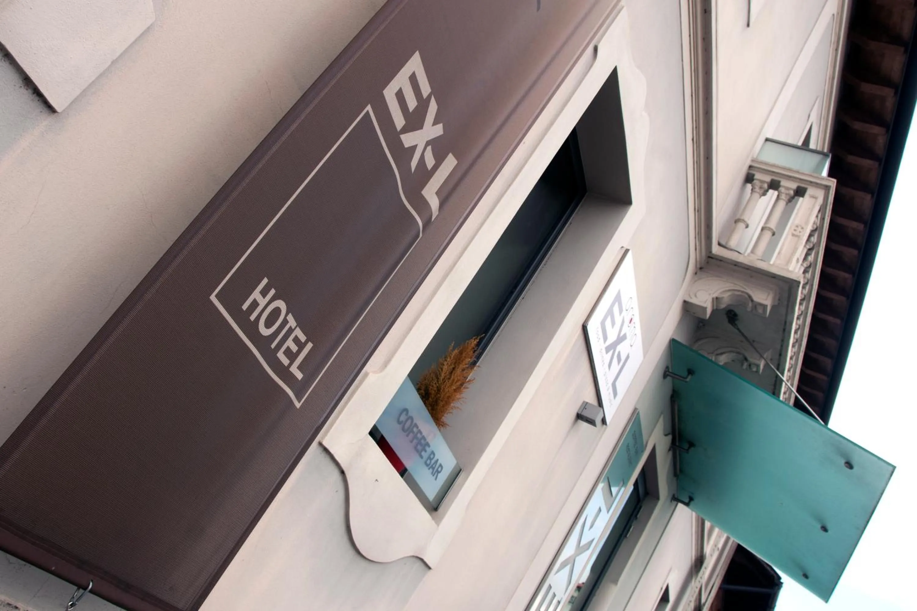 Property building in Ex-L