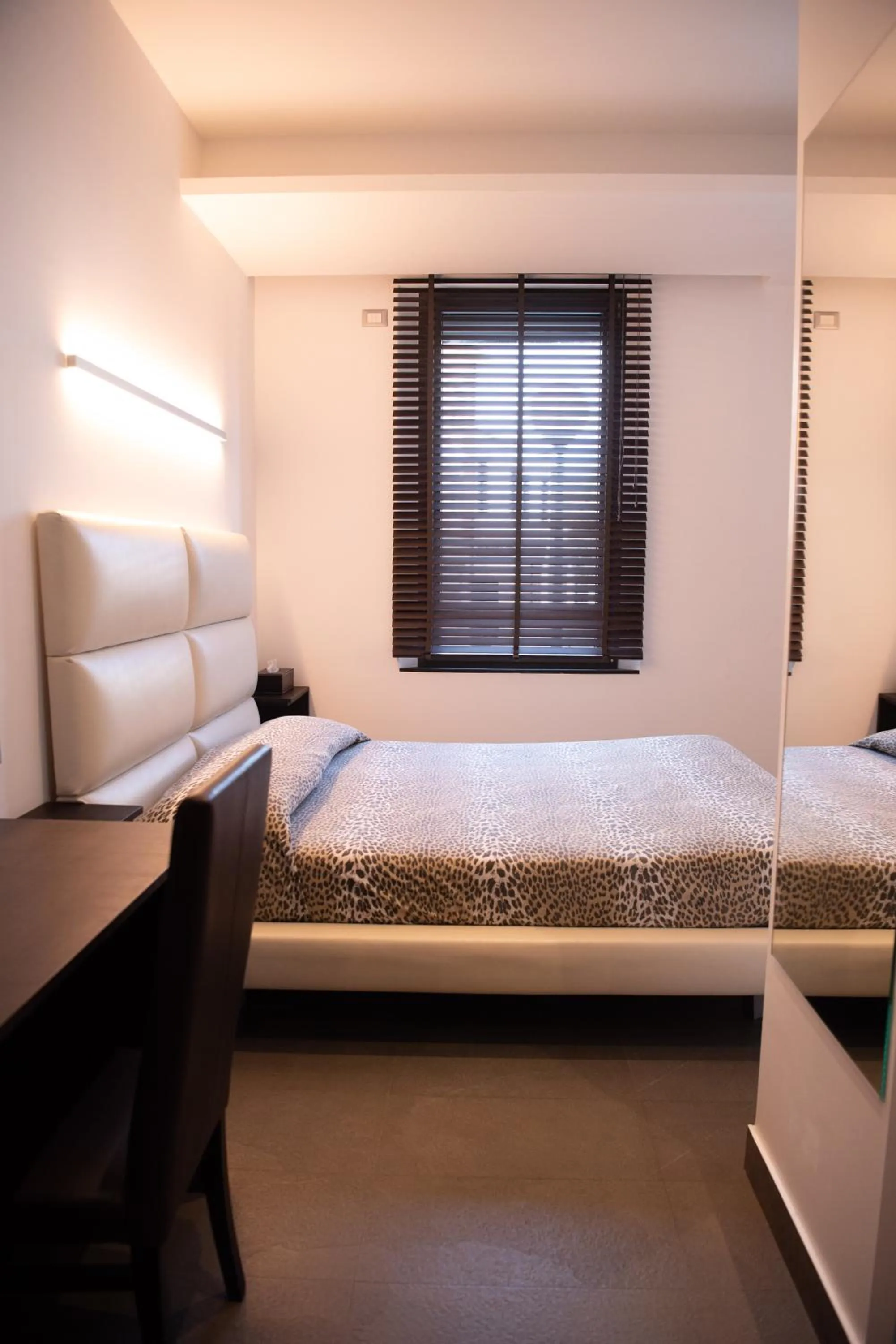 Bedroom, Bed in Ex-L