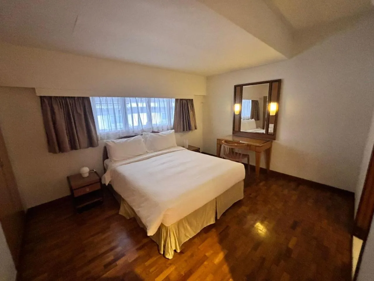 Bedroom, Bed in Orchard Point Serviced Apartments