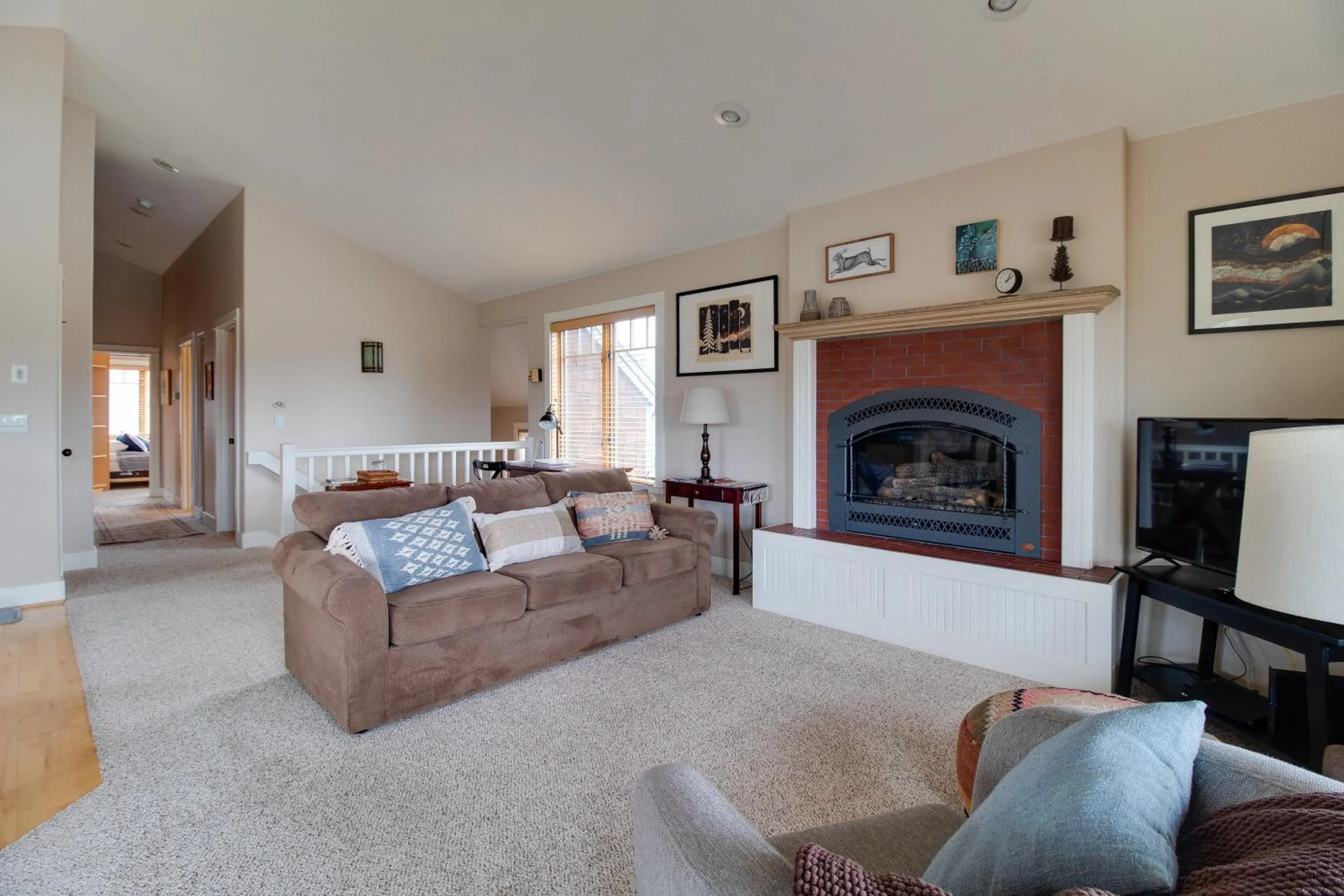 Property building in Riley`s Mountain View