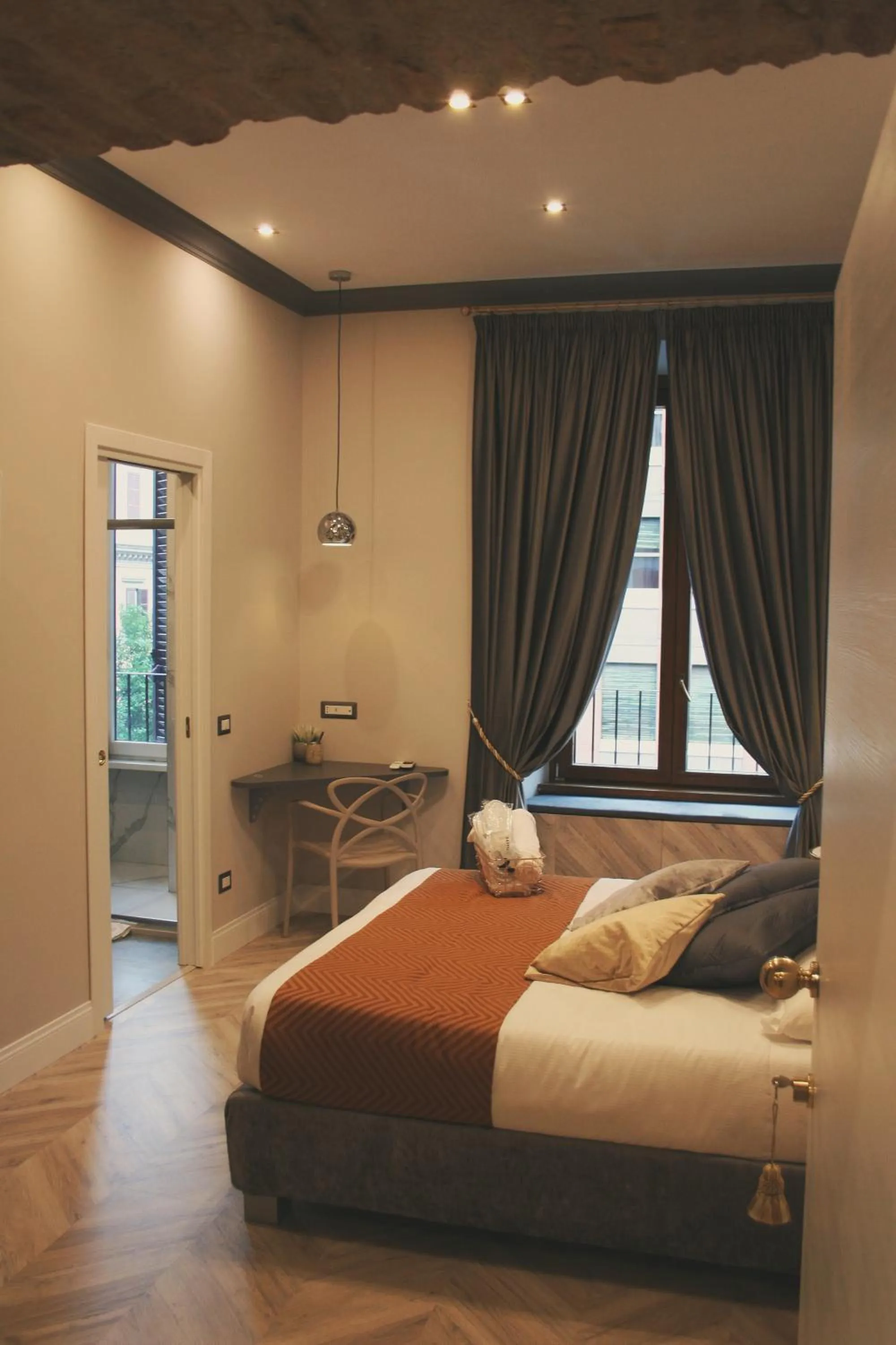 Bedroom, Bed in Hotel Roma Vaticano