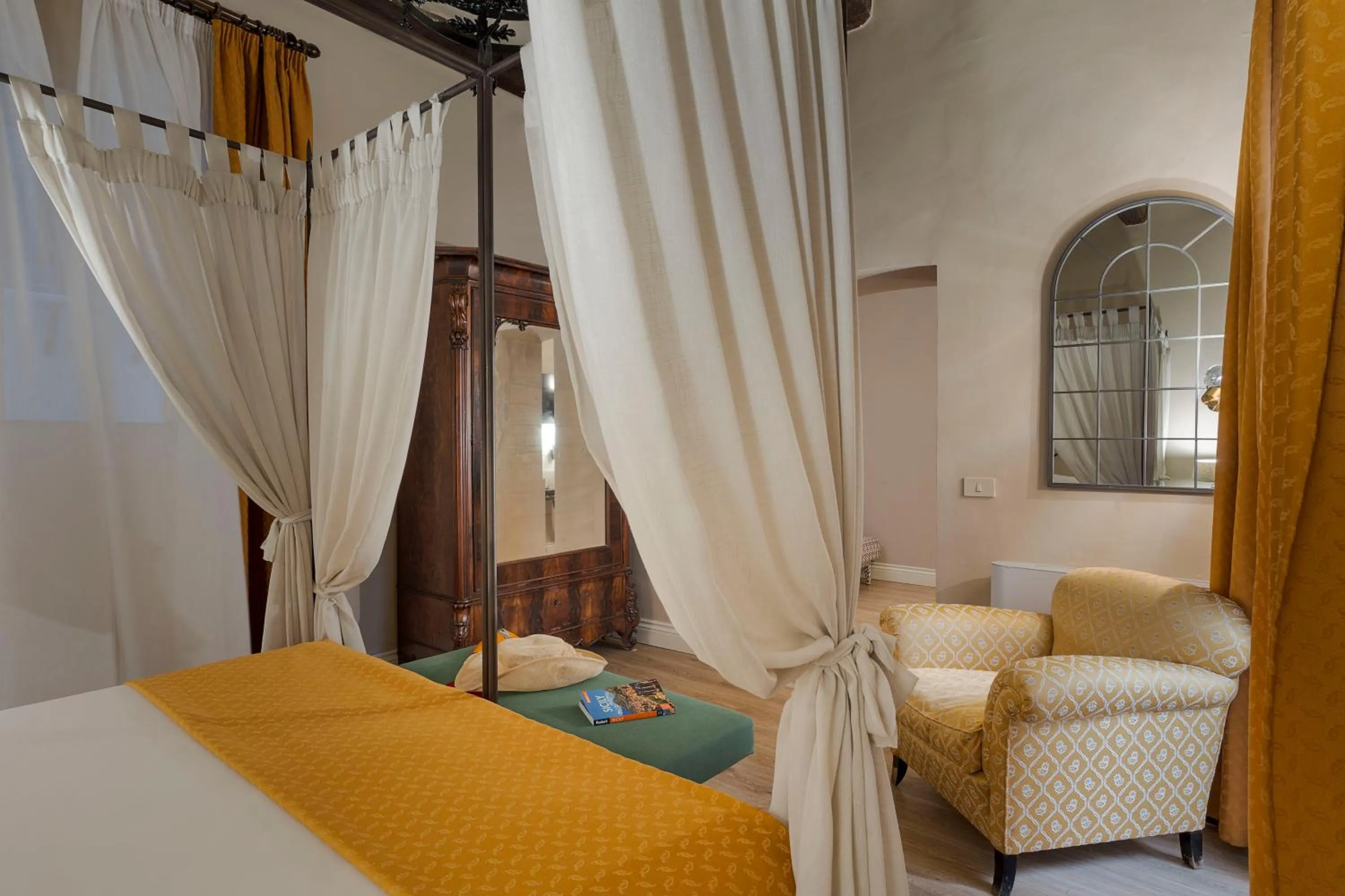 Bedroom, Bed in Palazzo Arone dei Baroni di Valentino