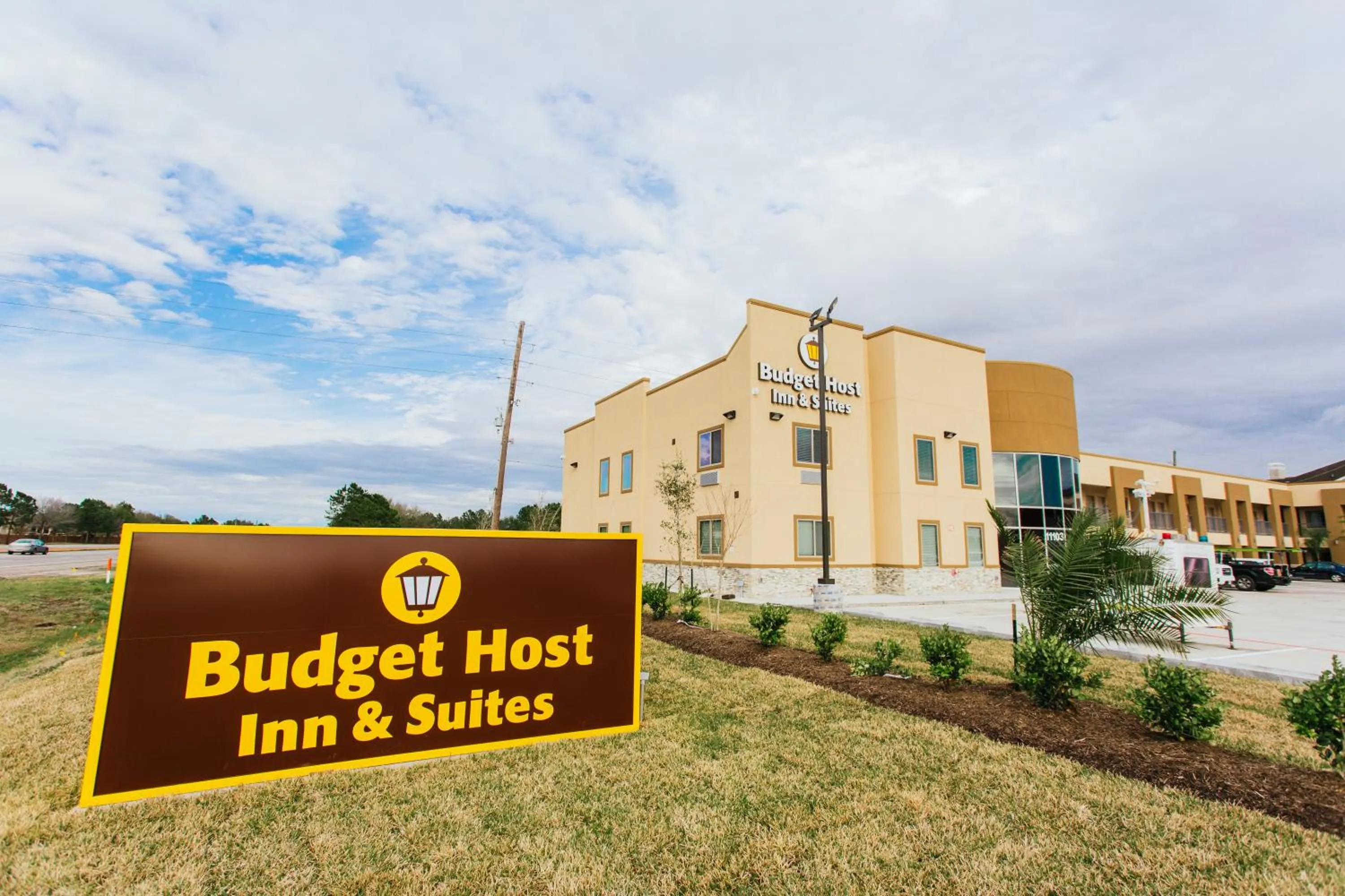 Budget Host Inn & Suites