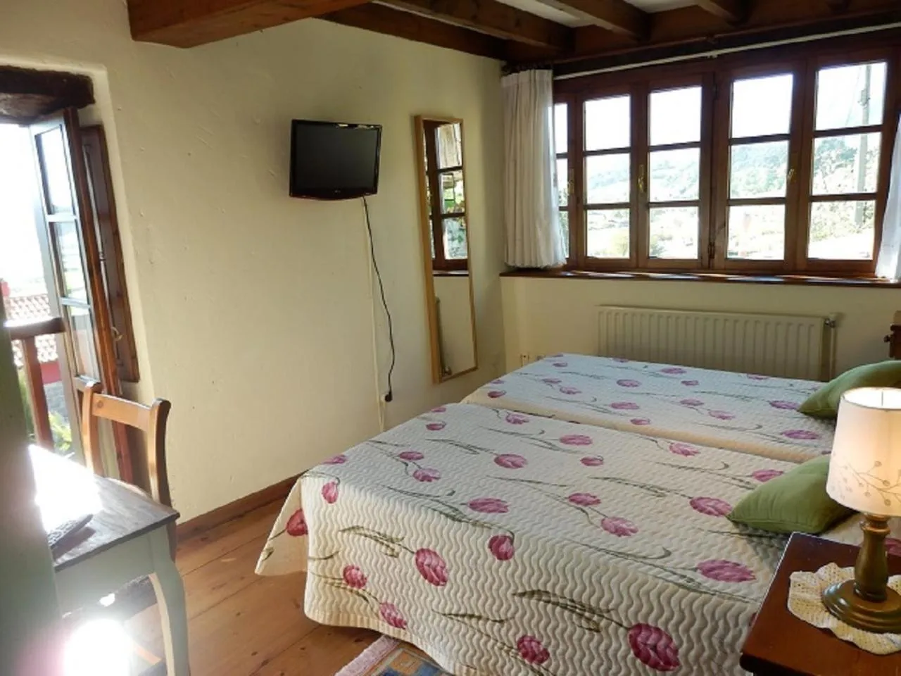 Bedroom, Bed in Hotel La Llosona