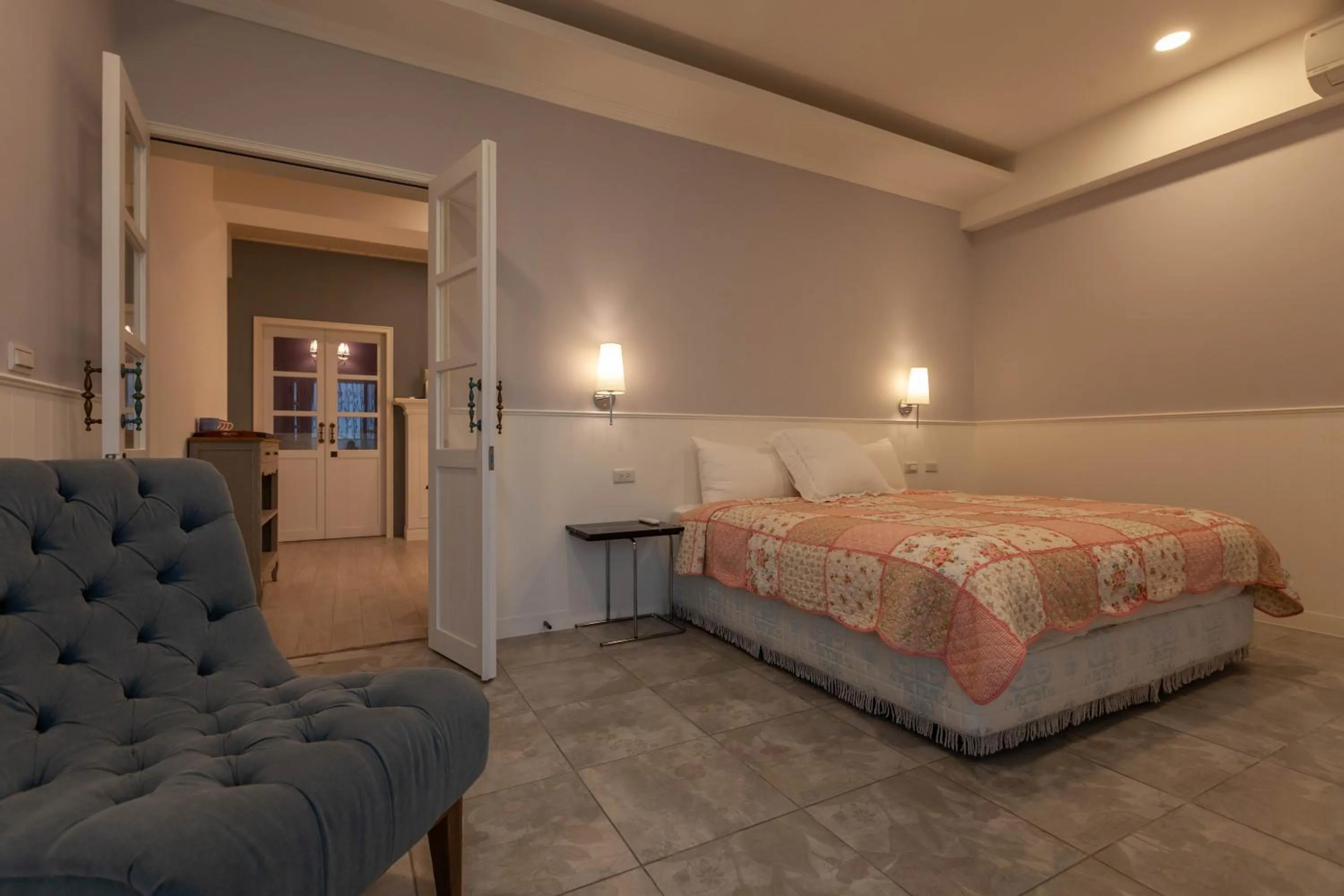 Bed in Rambling Snail