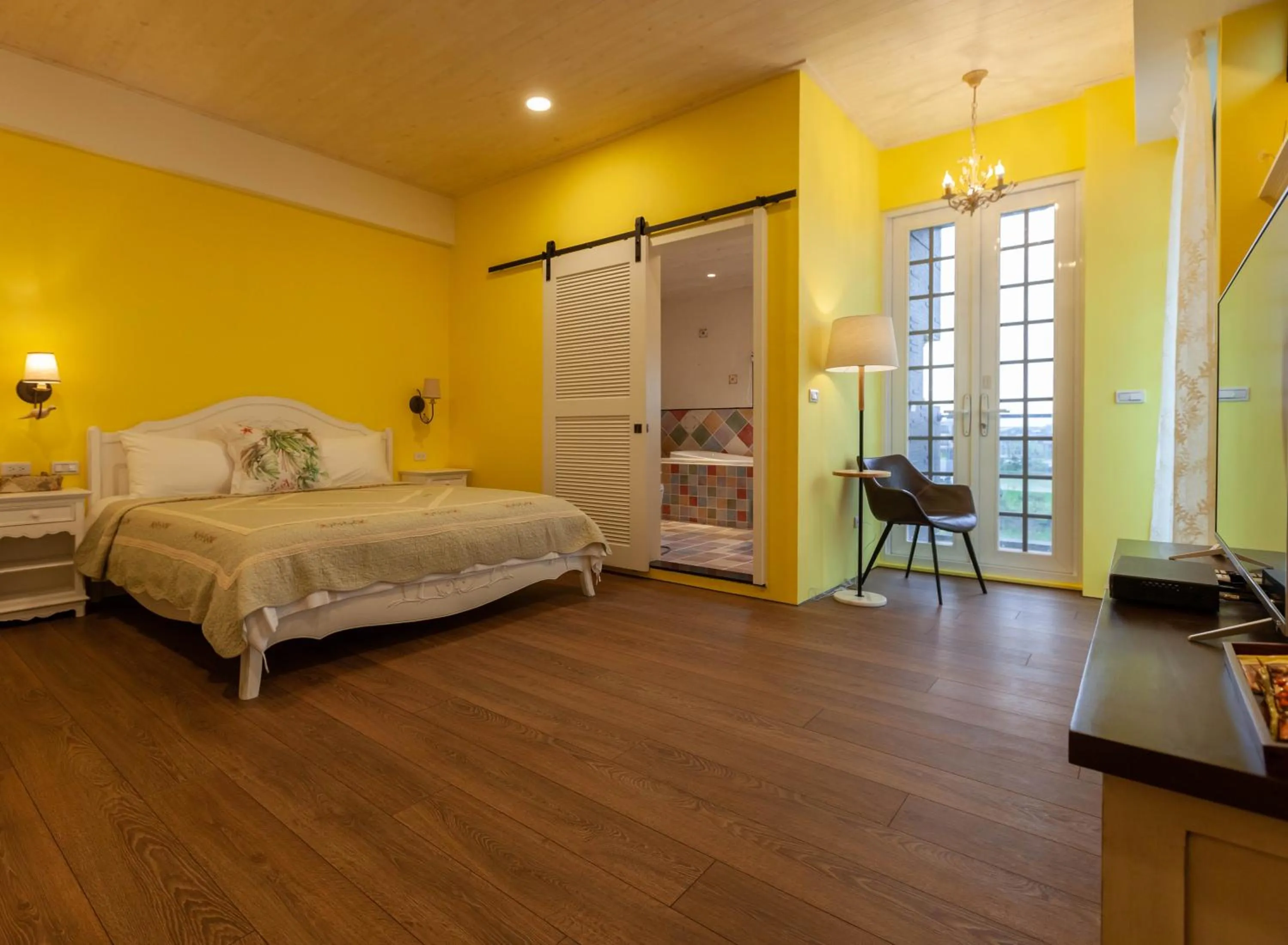 Bed in Rambling Snail