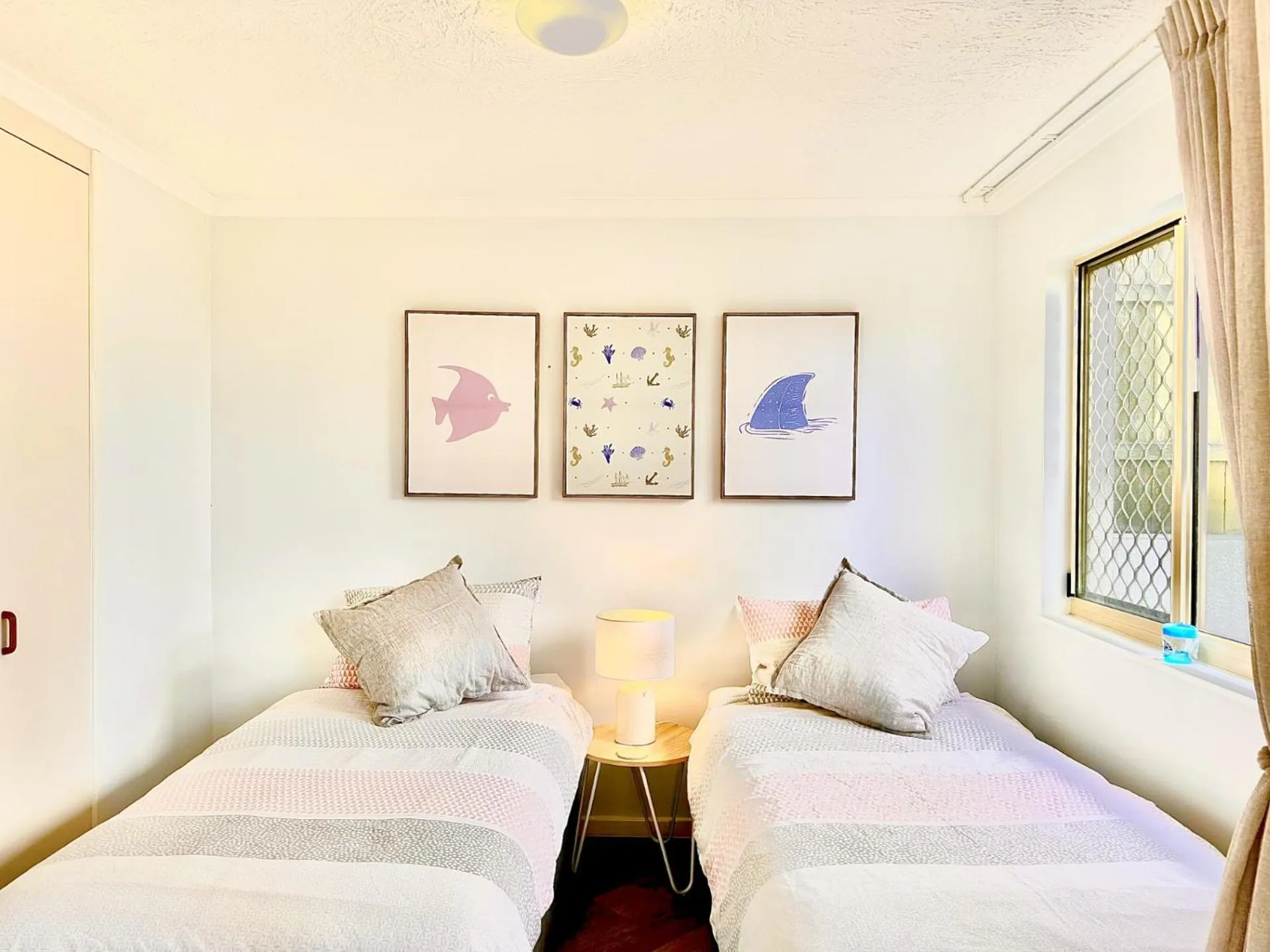 Bedroom, Bed in Kings Way Apartments