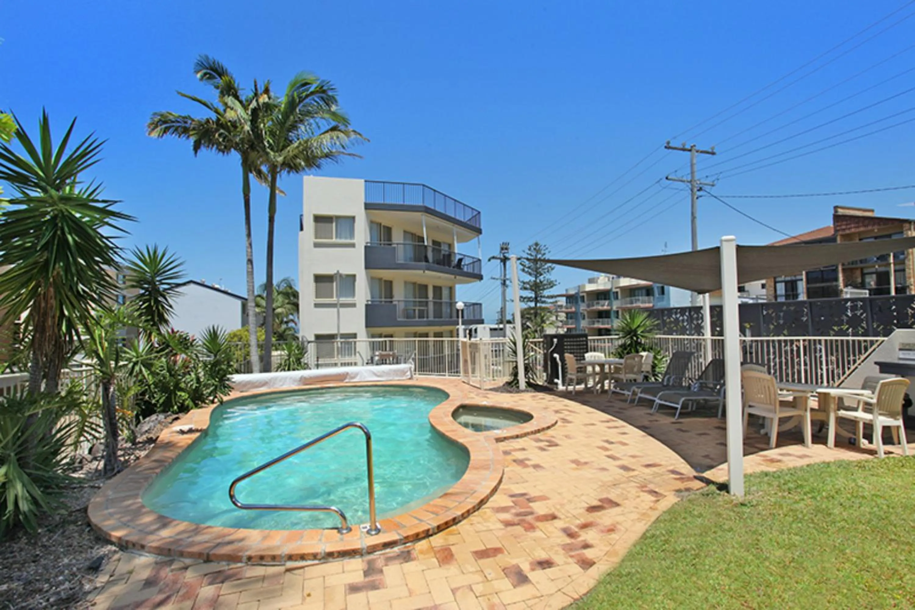 Swimming pool in Kings Way Apartments