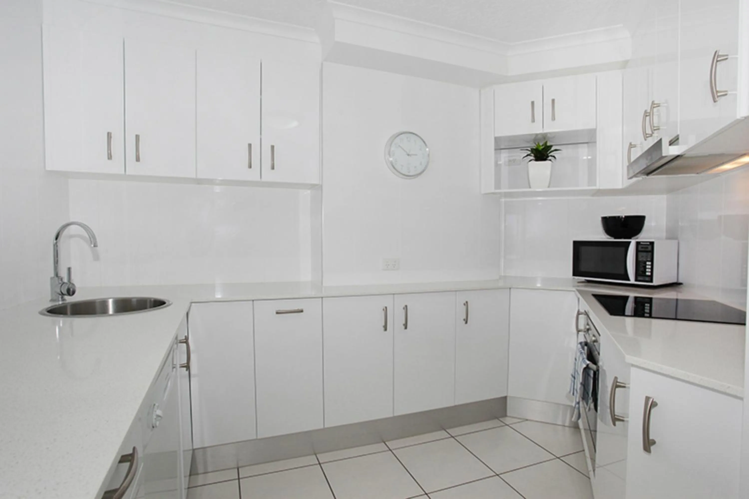 Kitchen or kitchenette in Kings Way Apartments