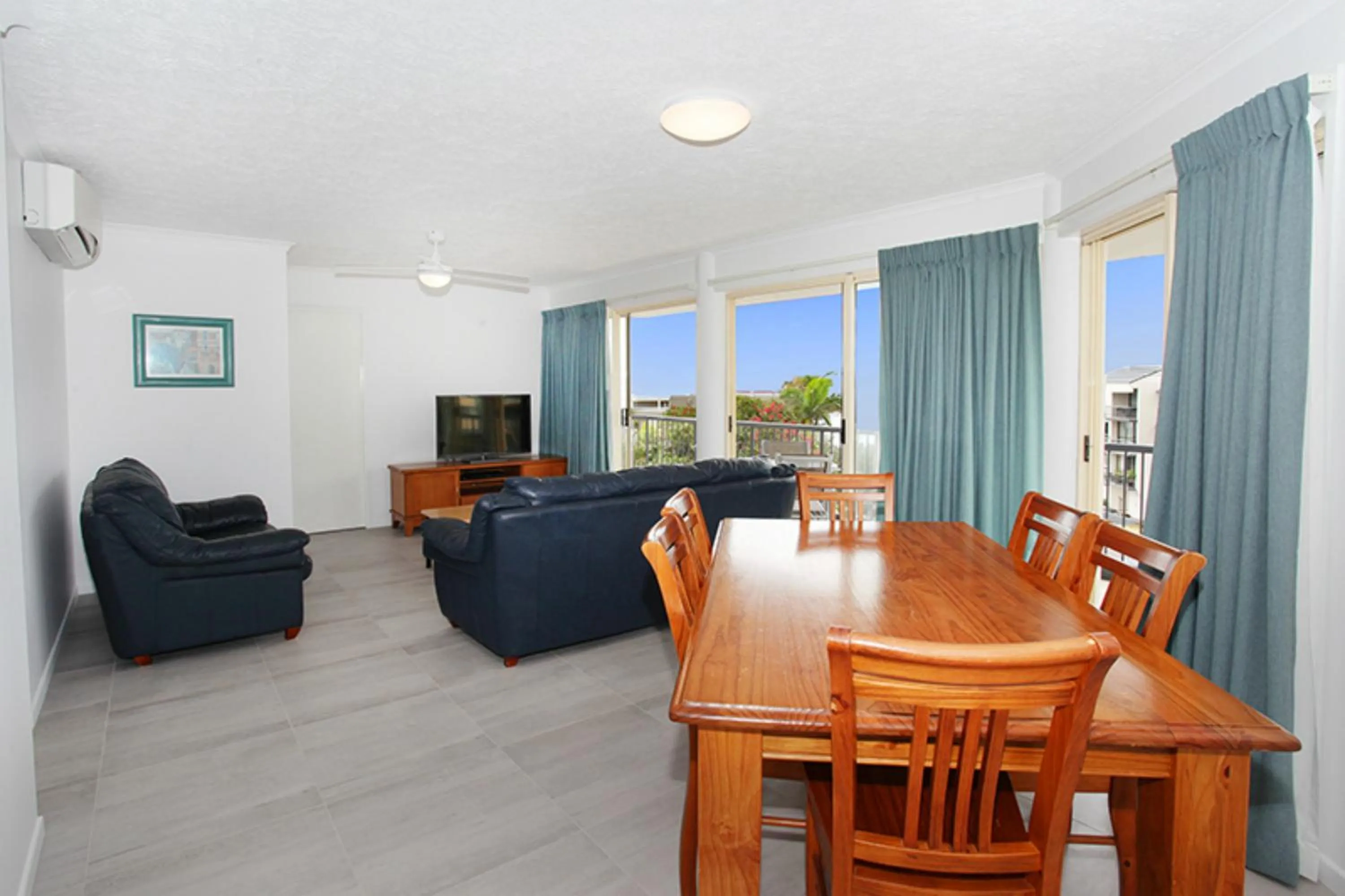 Living room in Kings Way Apartments