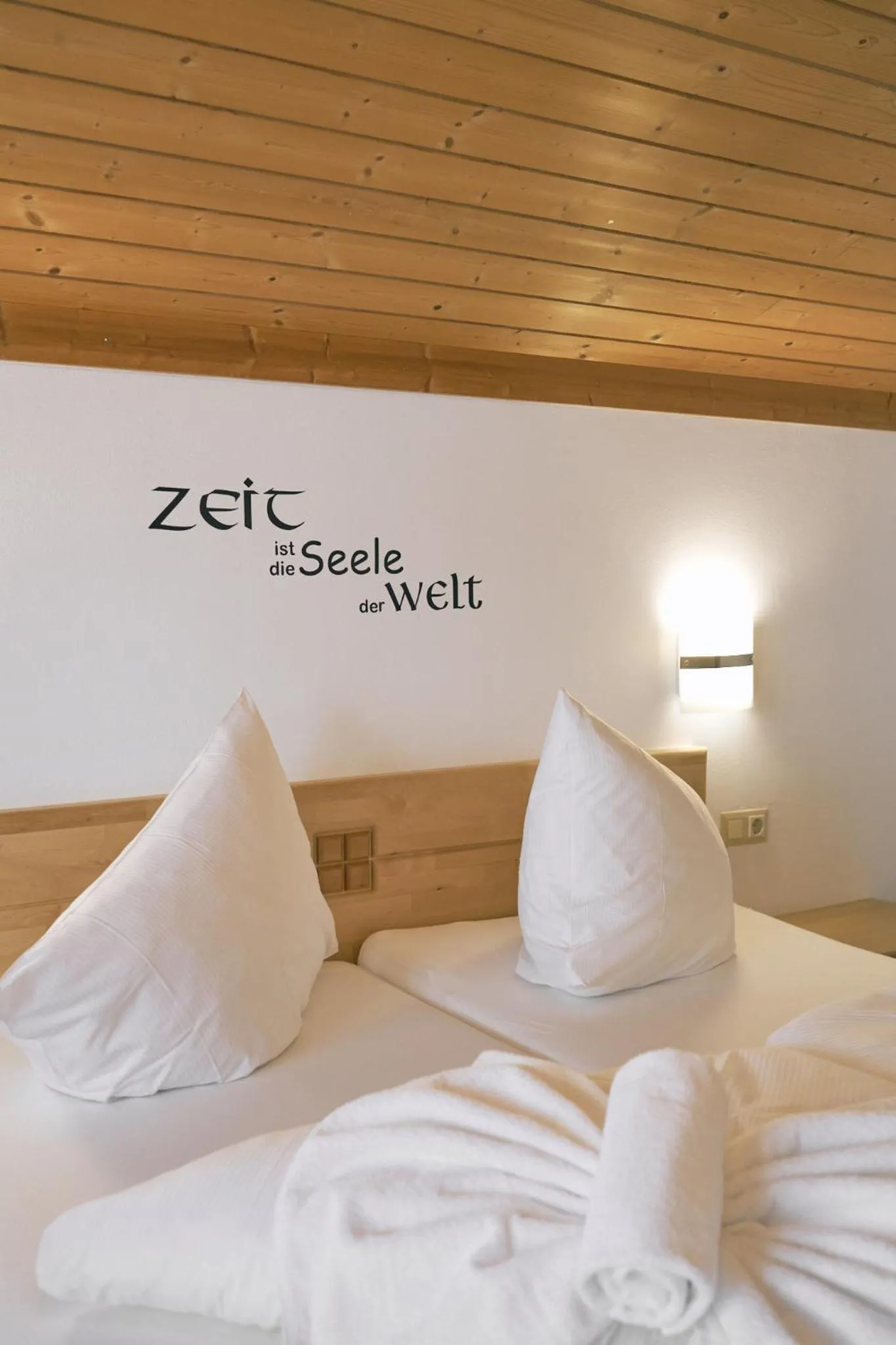 Photo of the whole room, Bed in Hotel Gamshag