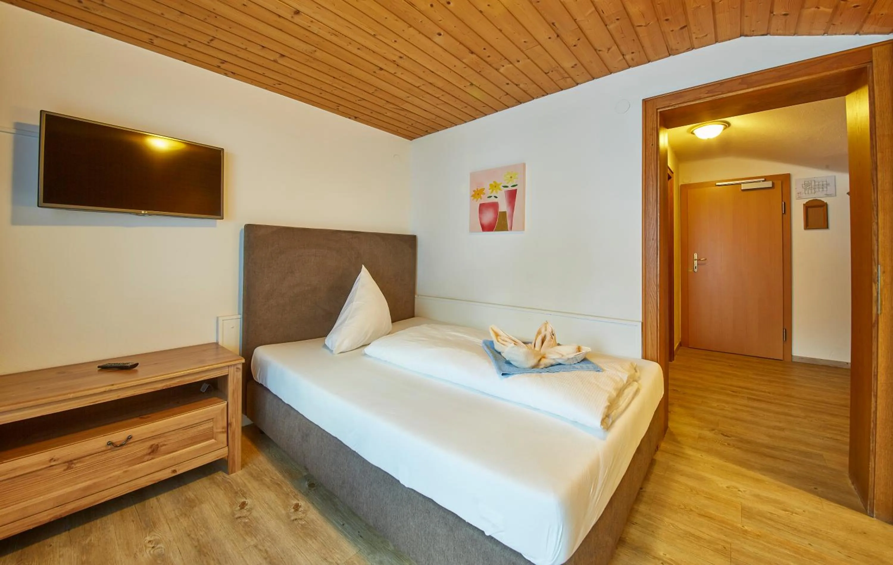 Photo of the whole room, Bed in Hotel Gamshag