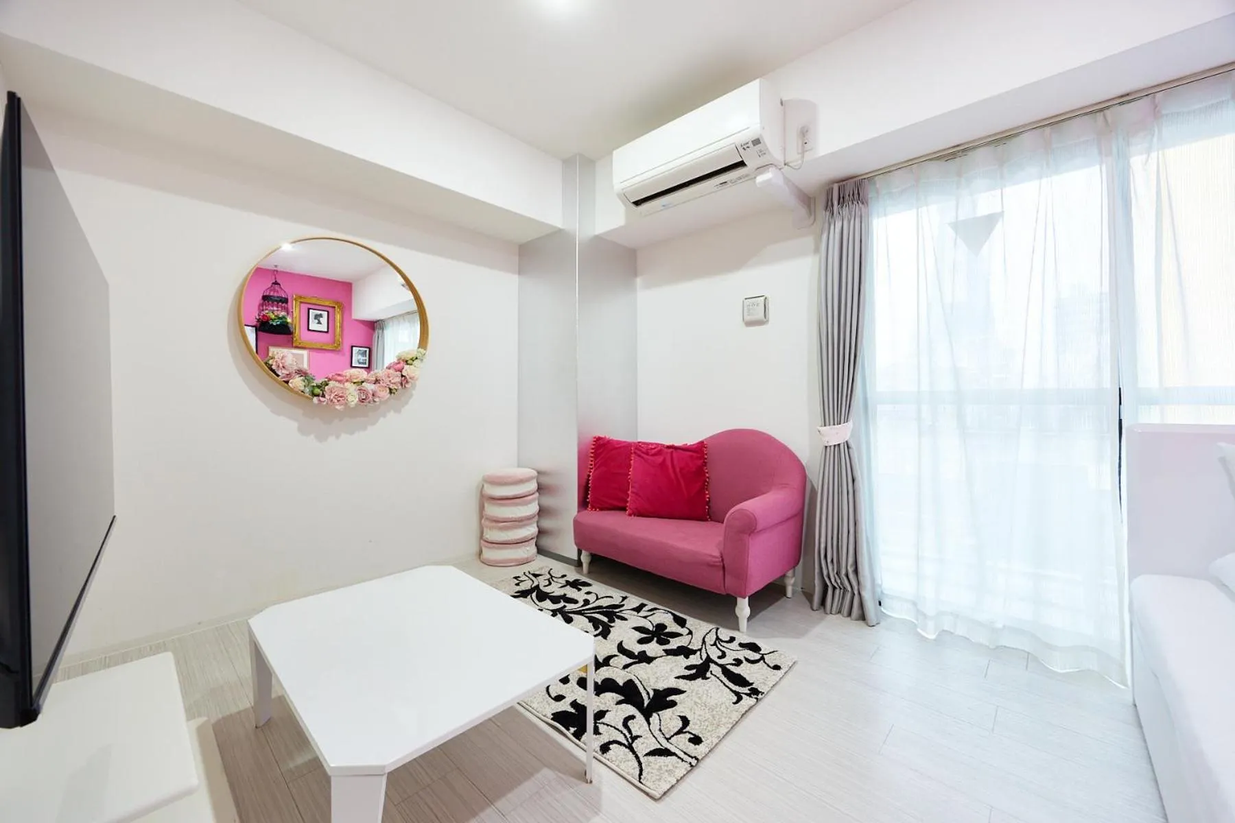 Living room in Montana Flat Yebisu