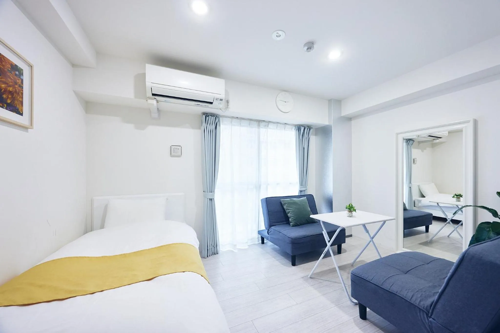 Photo of the whole room, Bed in Montana Flat Yebisu