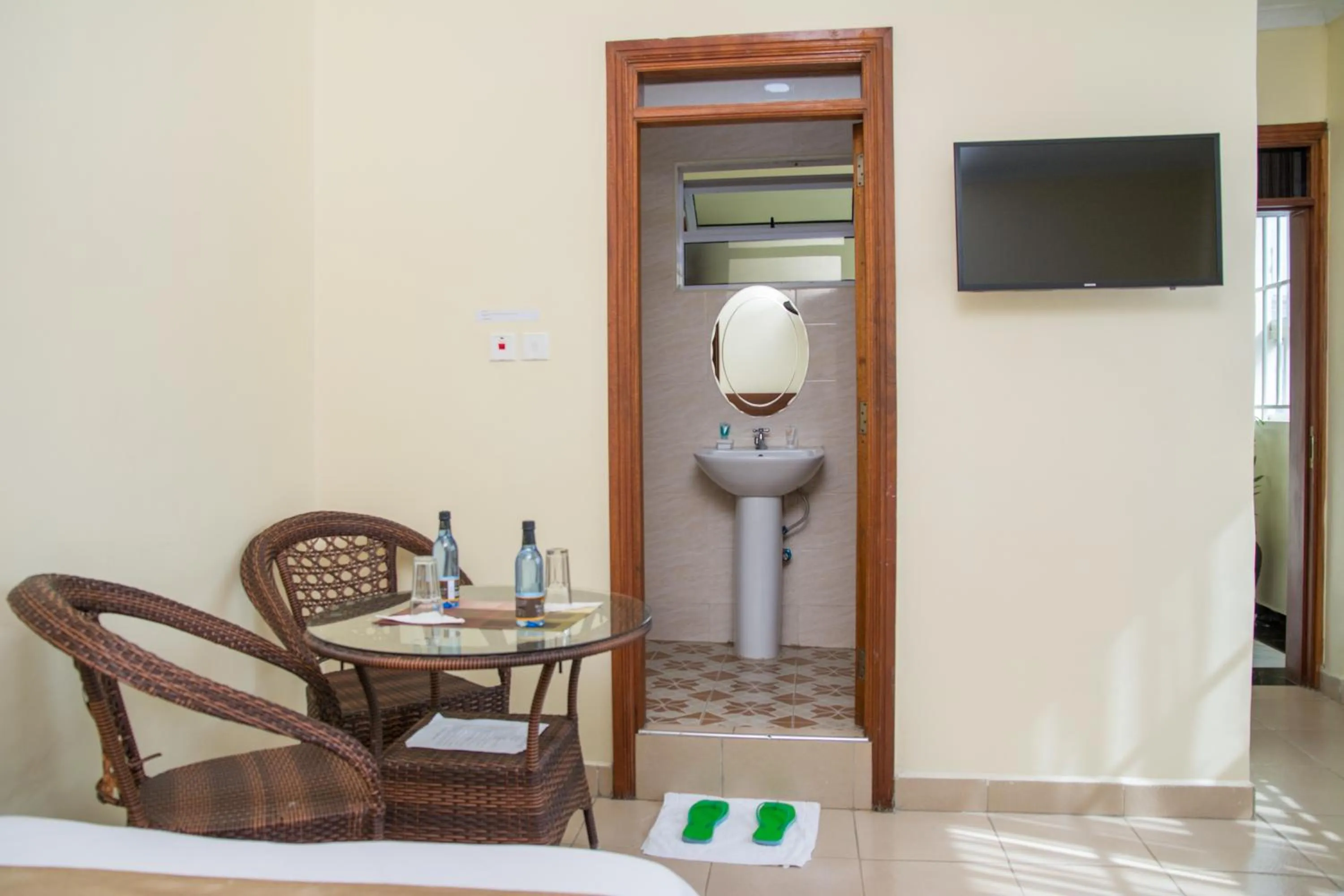 Seating area in Delfirm Hotel