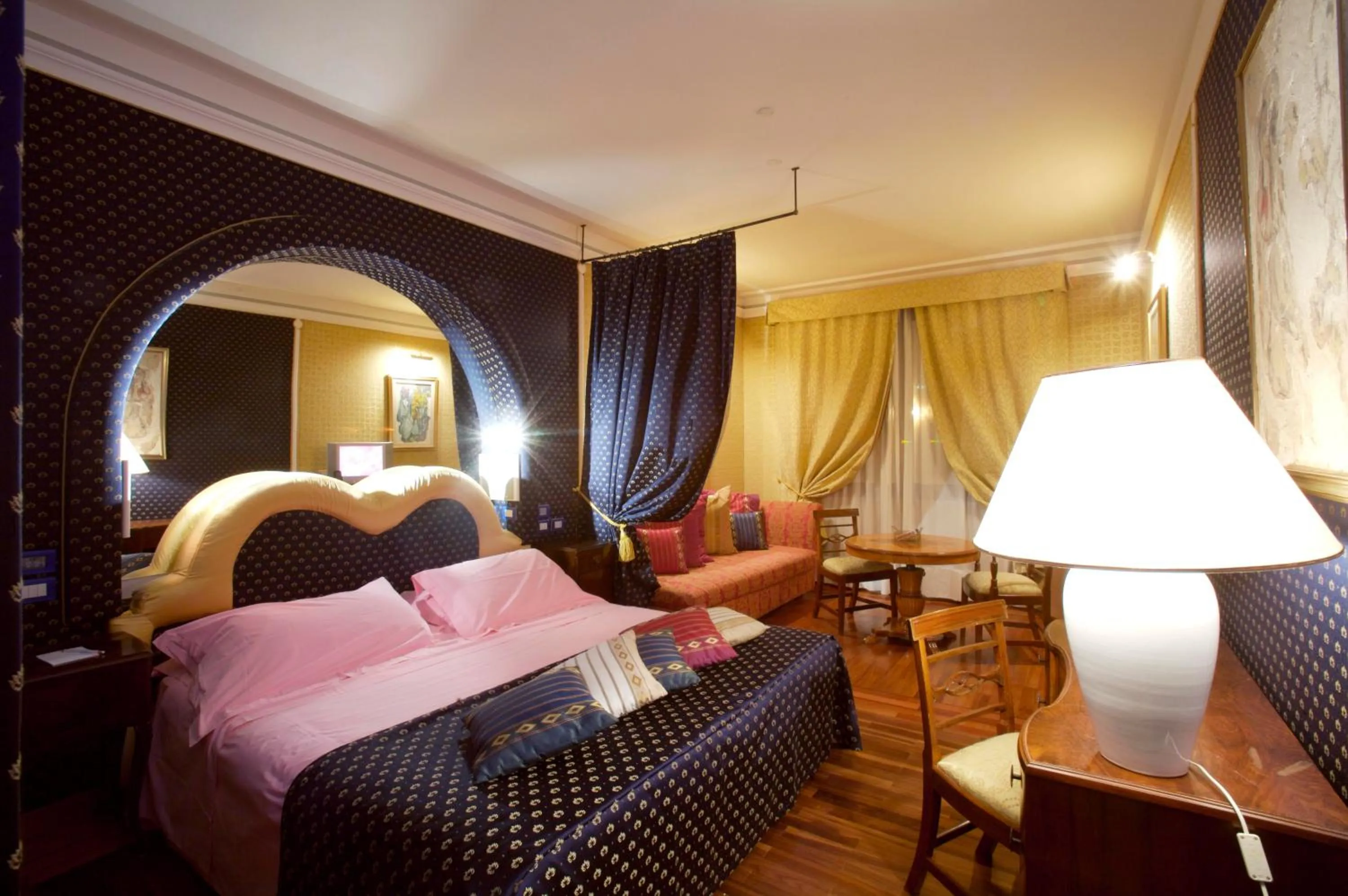 Bedroom, Bed in Hotel Tosco Romagnolo