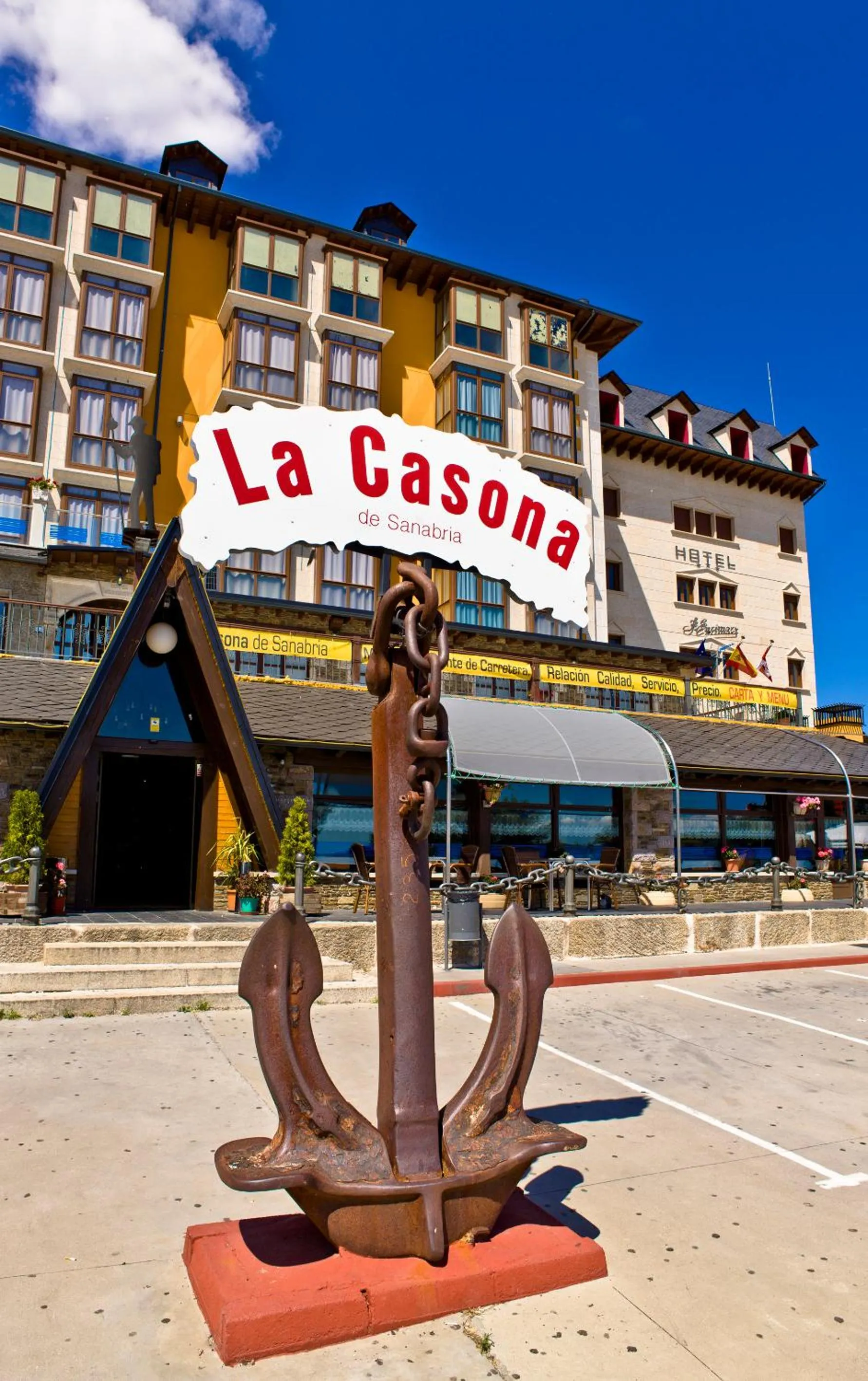 Property Building in Complejos J-Enrimary