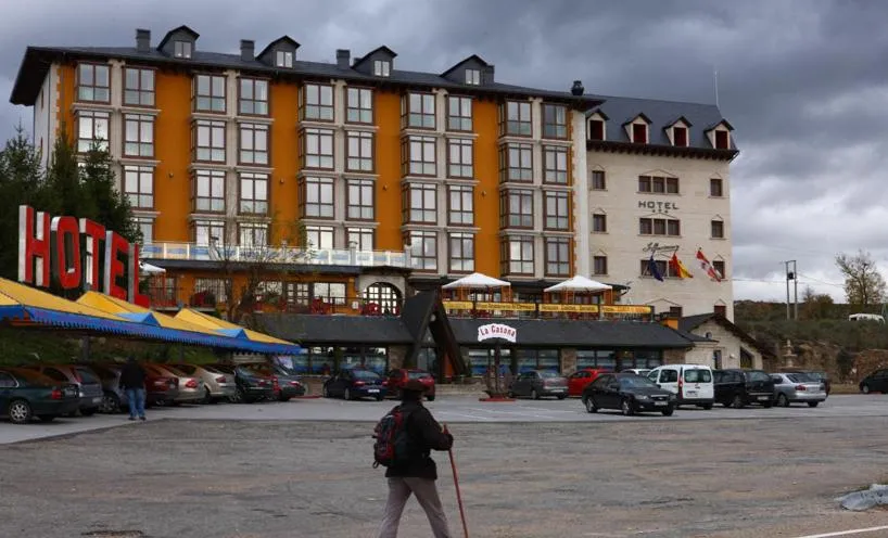 Nearby landmark, Property Building in Complejos J-Enrimary