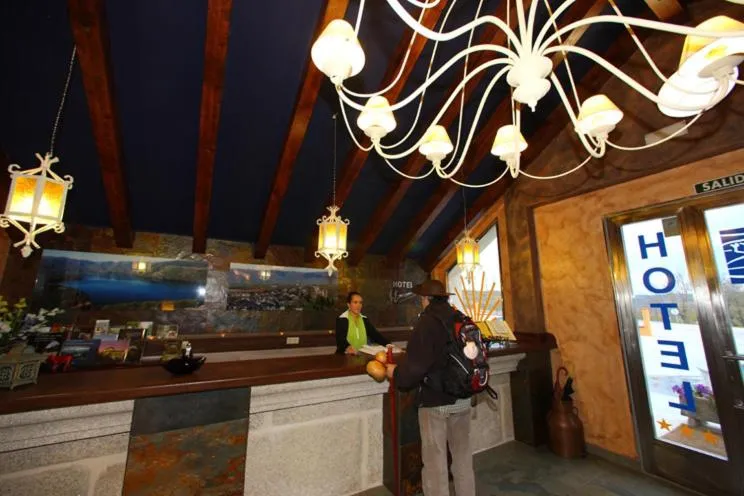 Staff in Complejos J-Enrimary