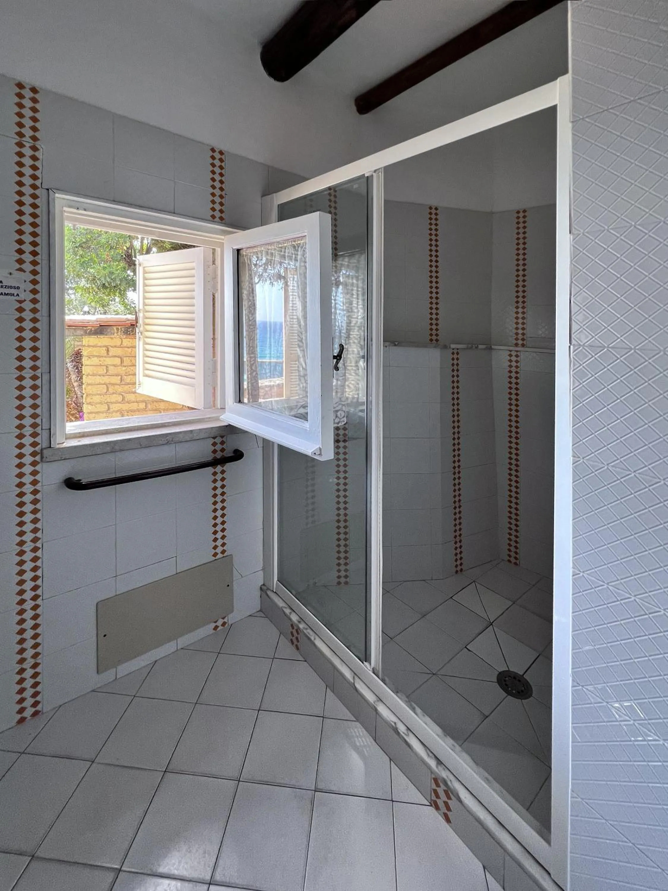 Shower in Aeneas' Landing Resort