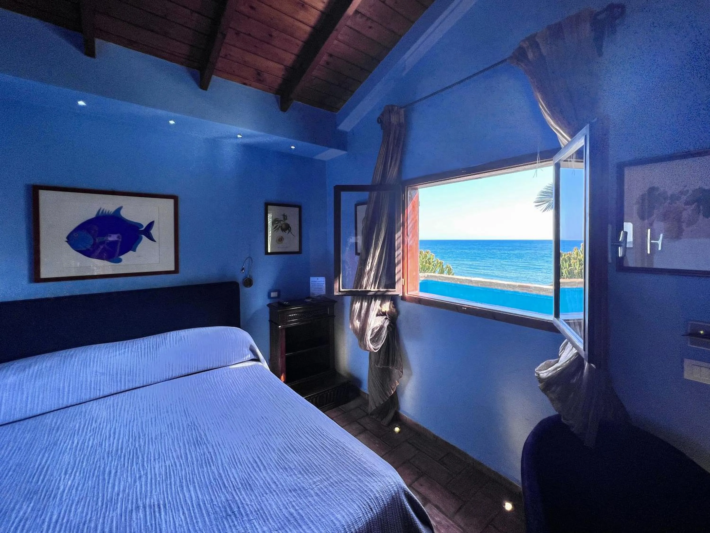 Bed in Aeneas' Landing Resort