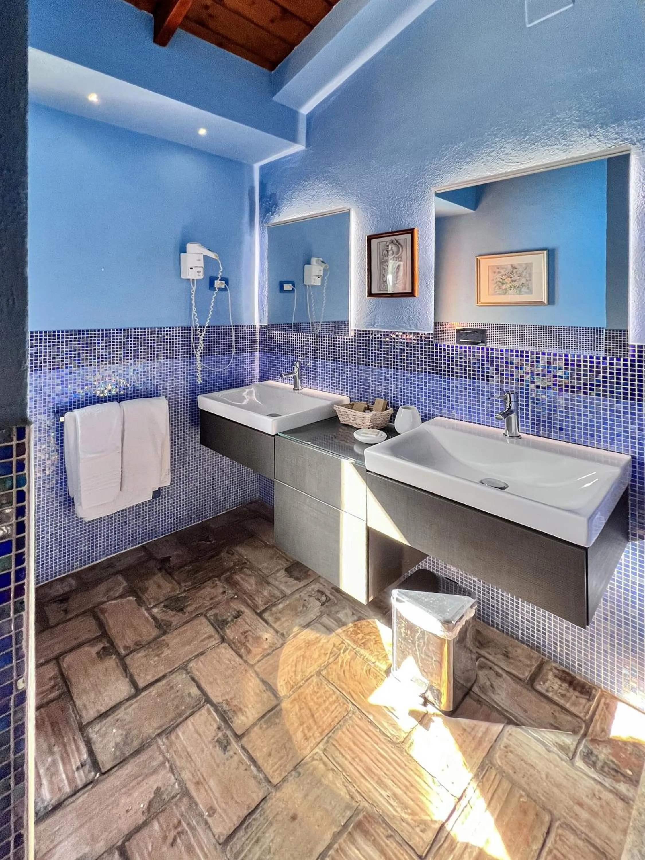 Bathroom in Aeneas' Landing Resort