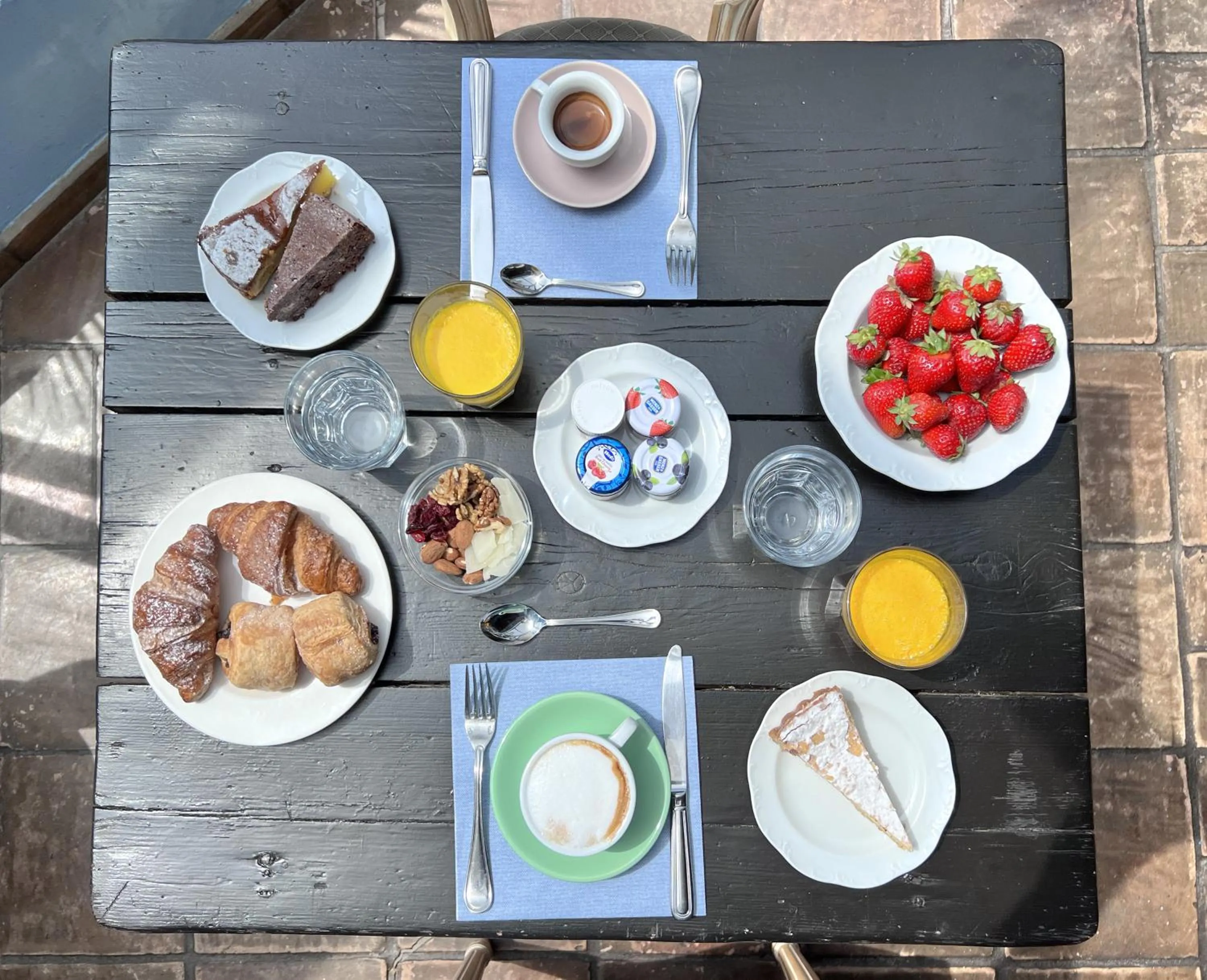 Food and drinks in Aeneas' Landing Resort