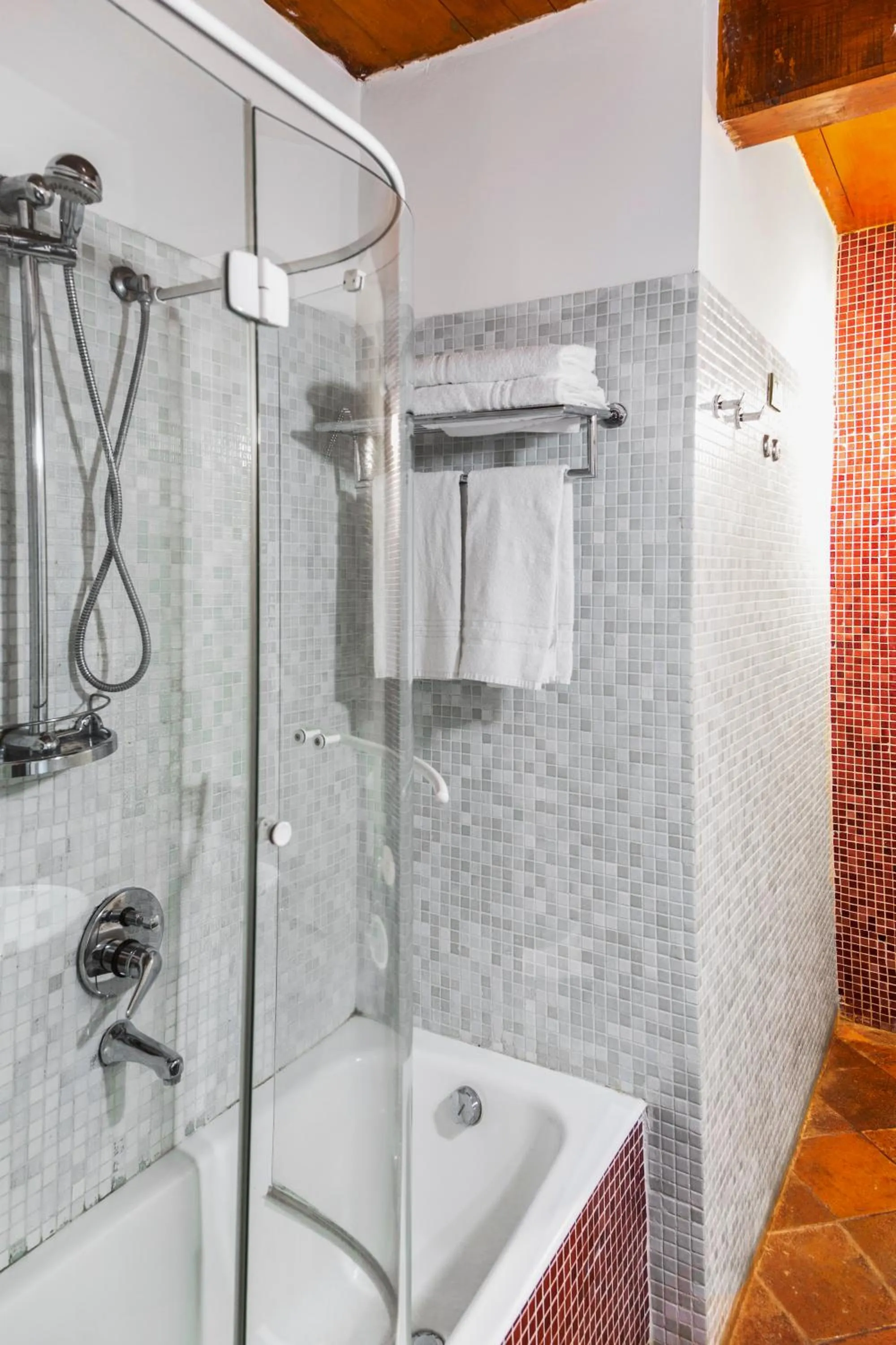 Bathroom in Aeneas' Landing Resort