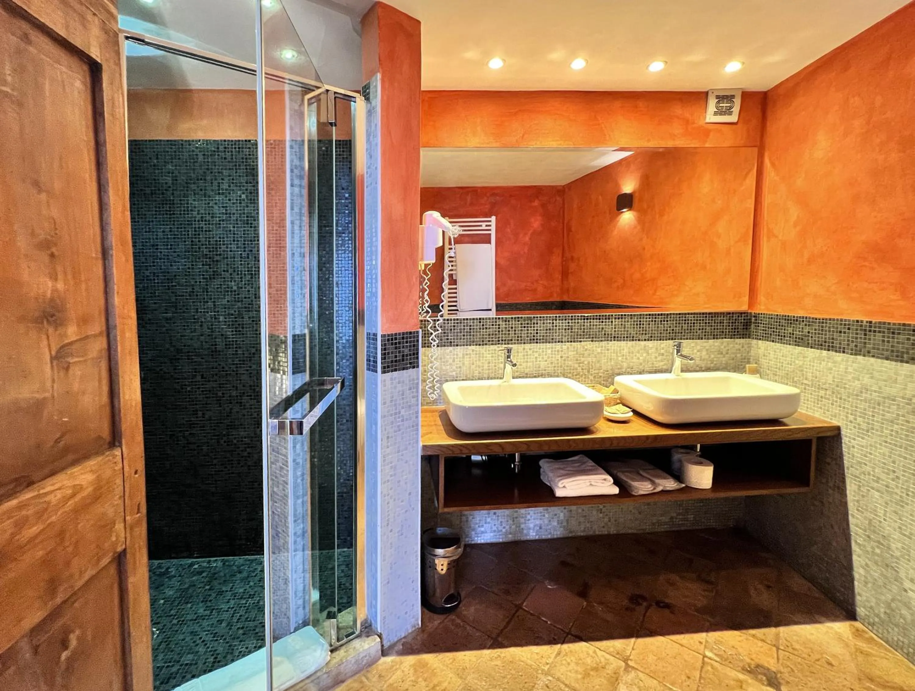 Bathroom in Aeneas' Landing Resort