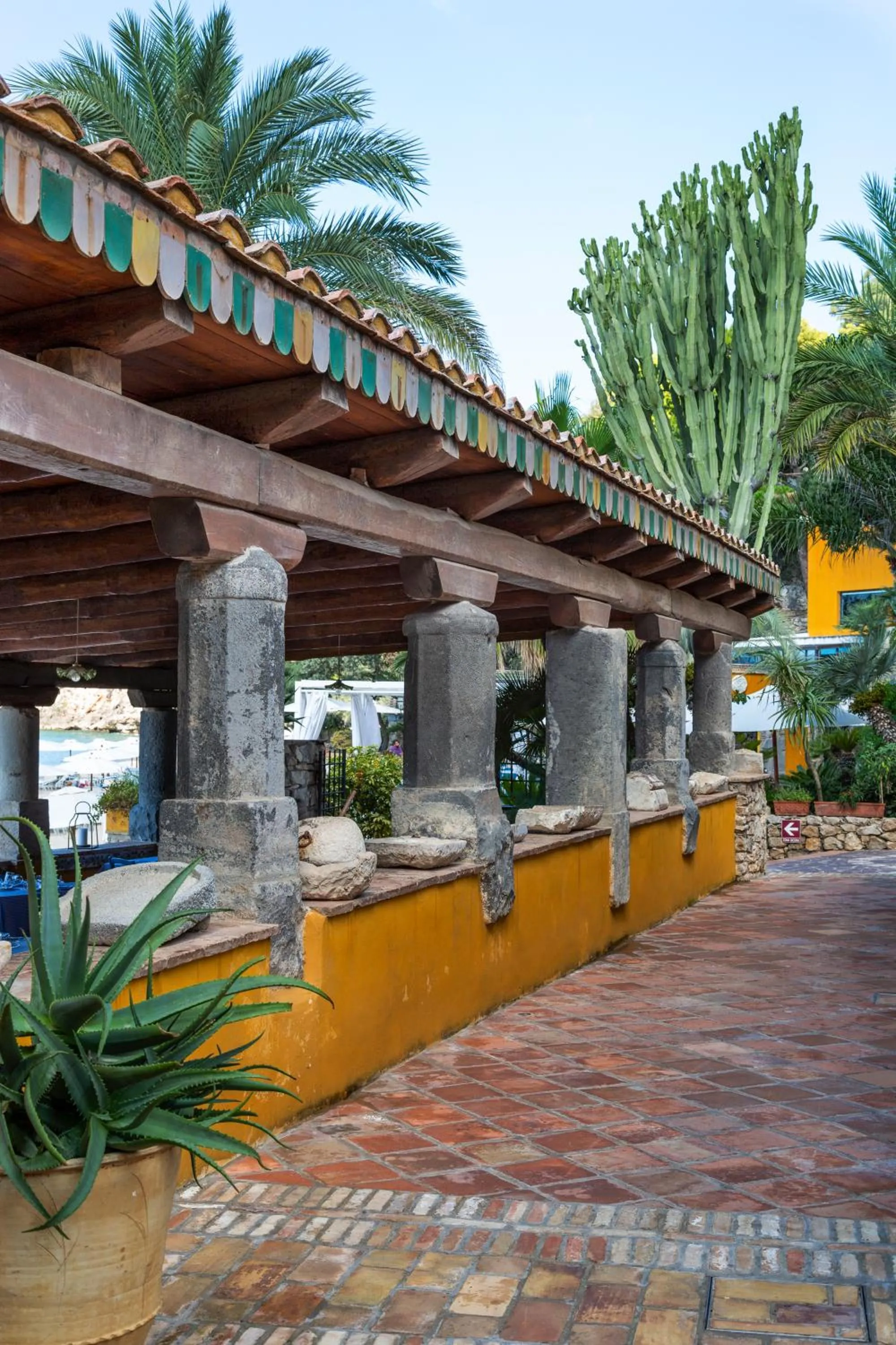 Restaurant/places to eat in Aeneas' Landing Resort