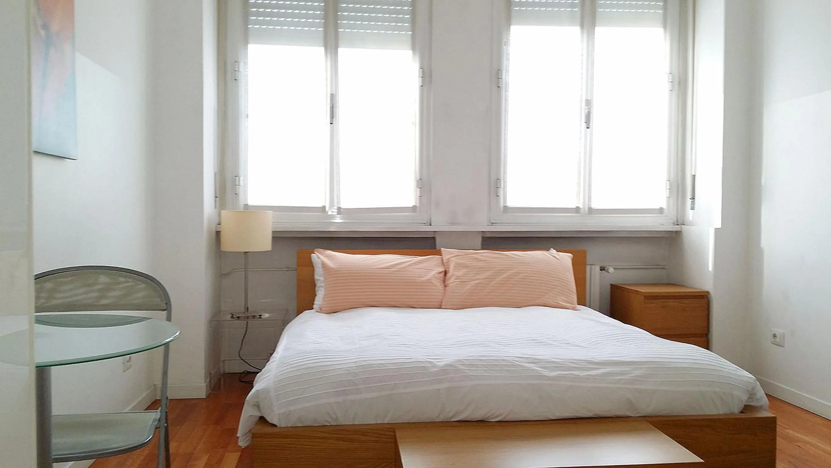 Day, Bed in Milan Apartment Rental