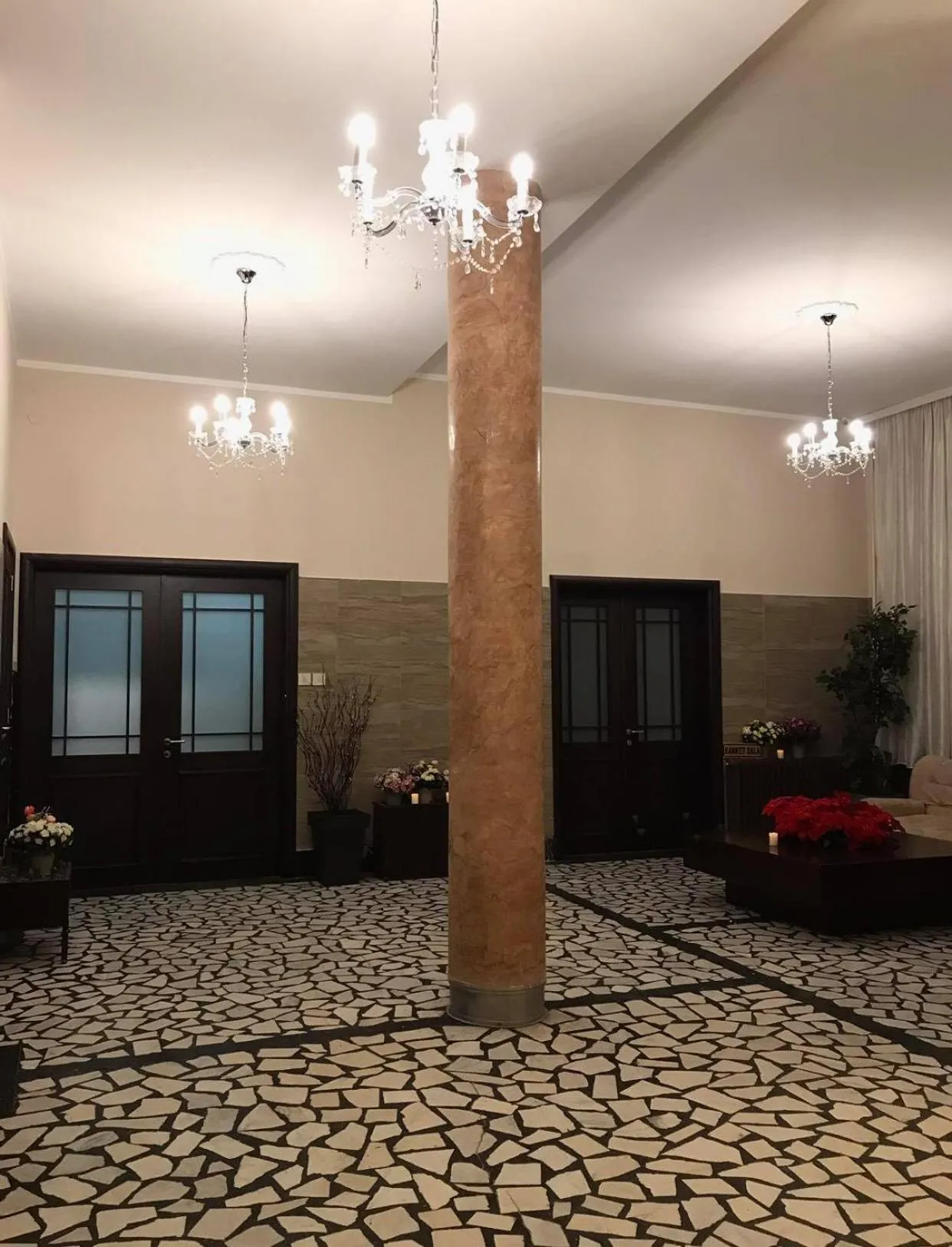 Banquet/Function facilities in Golden Inn Hotel