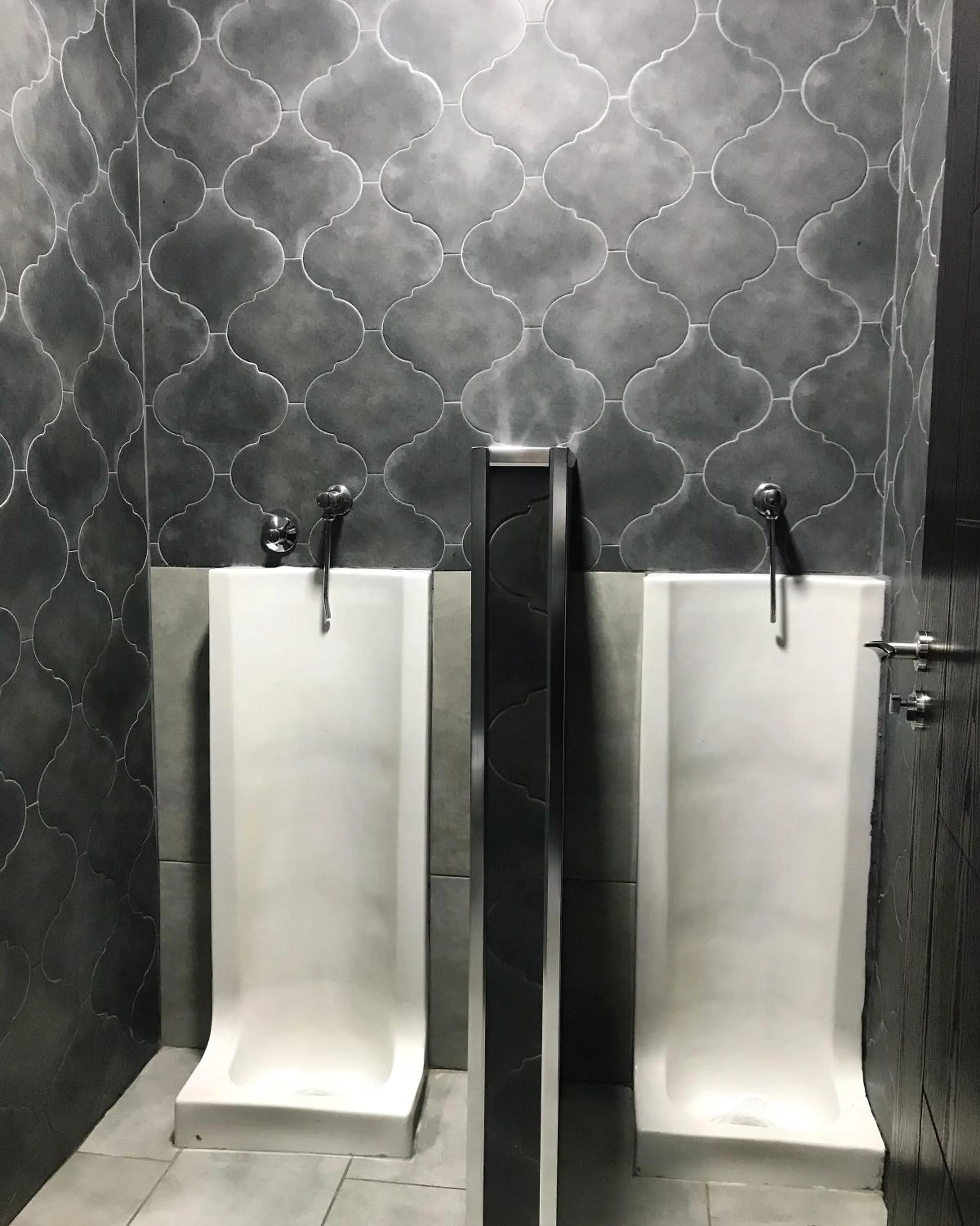 Bathroom in Golden Inn Hotel