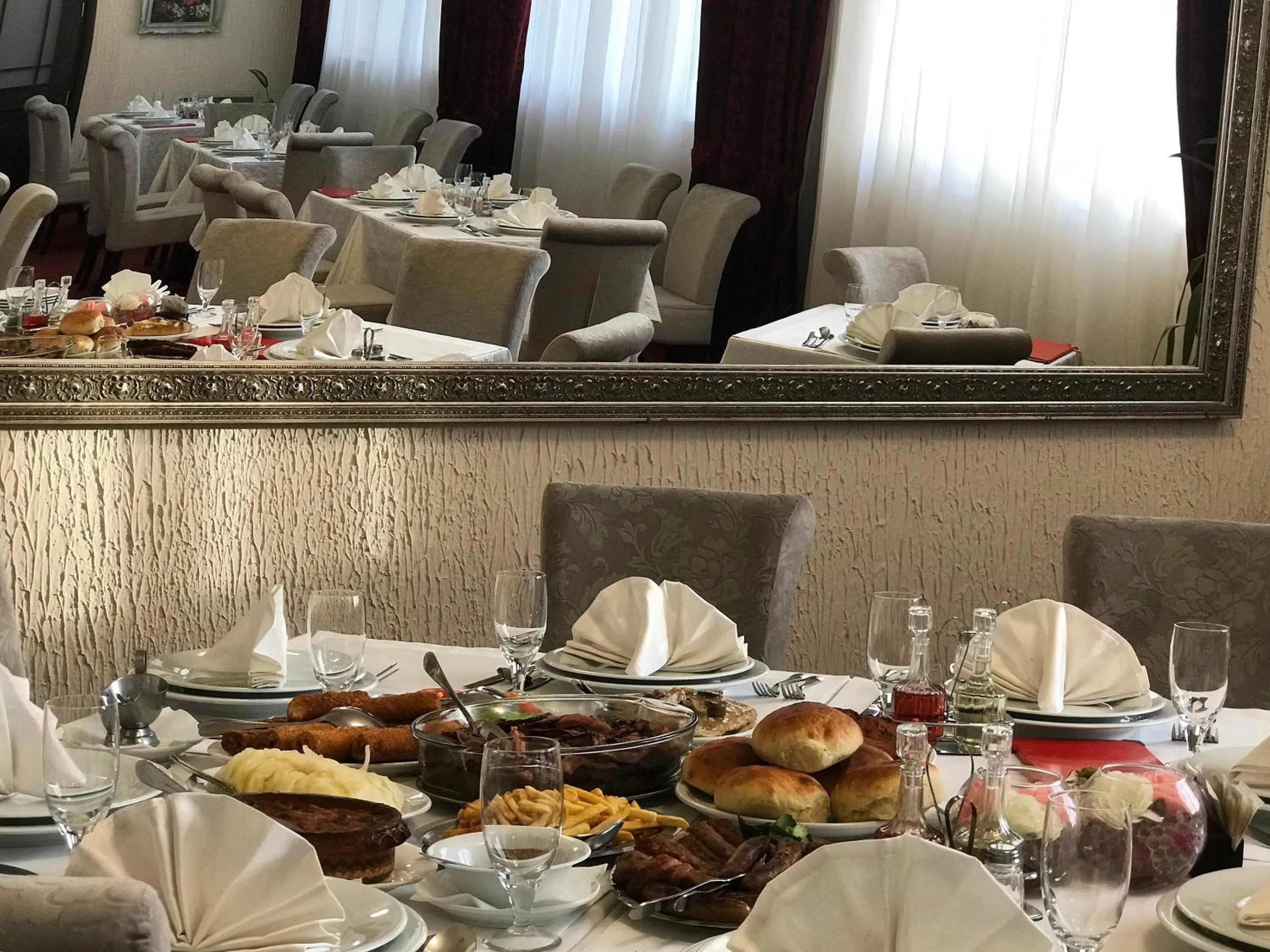 Banquet/Function facilities in Golden Inn Hotel