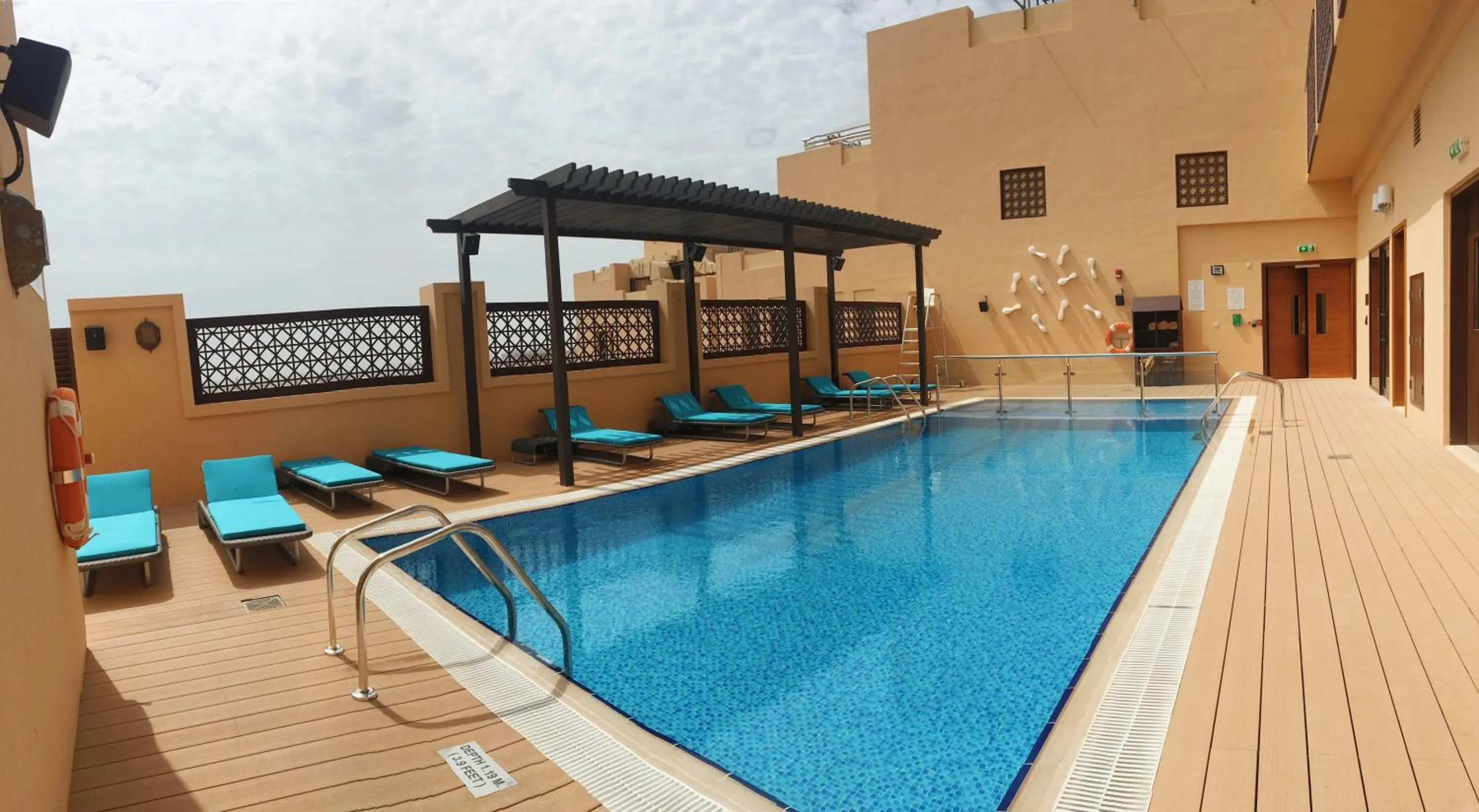 Swimming pool in Hyatt Place Dubai Wasl District Residences