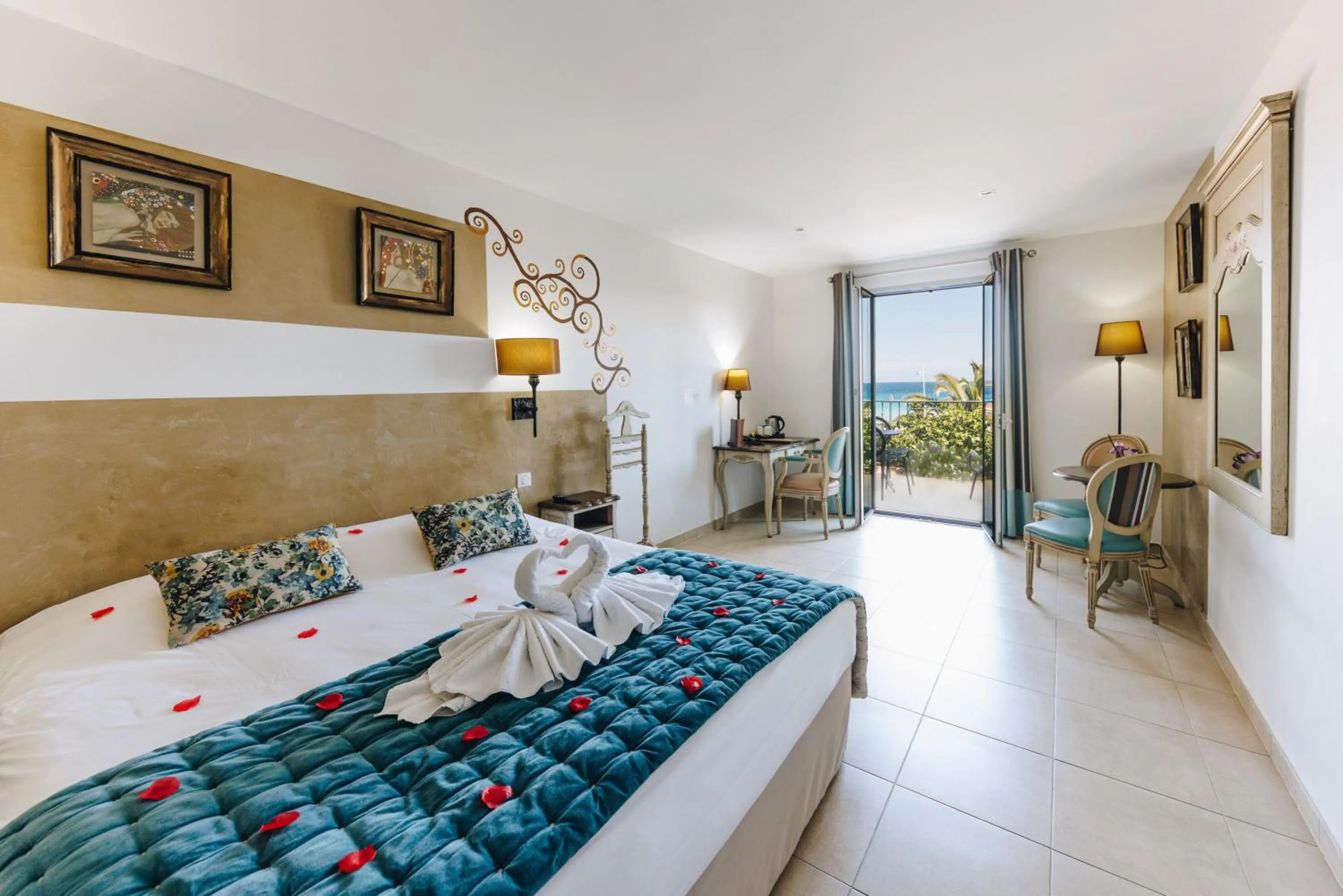 Bedroom, Bed in Hôtel Liberata & Spa