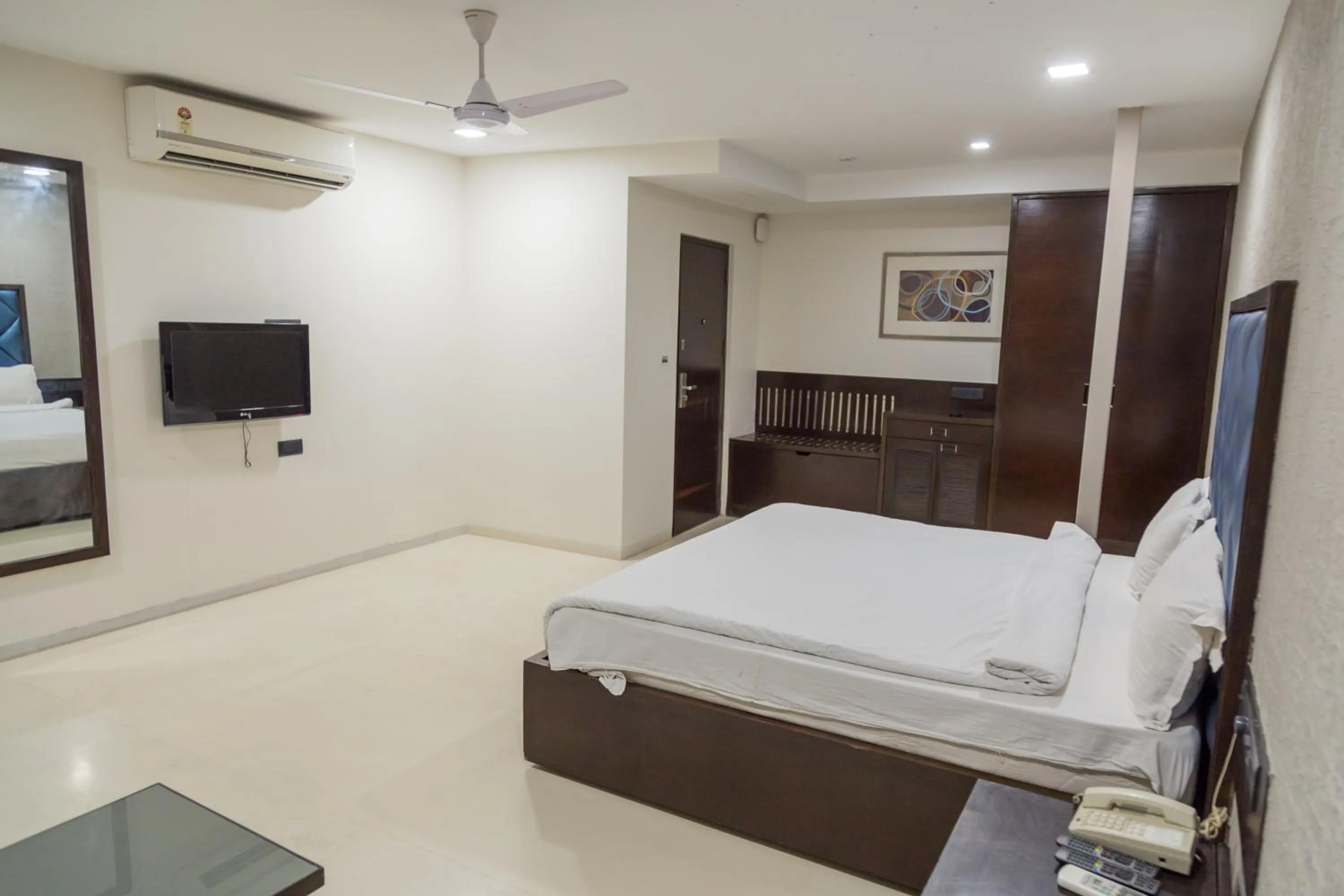 Bed in Ginger Ahmedabad, Satellite