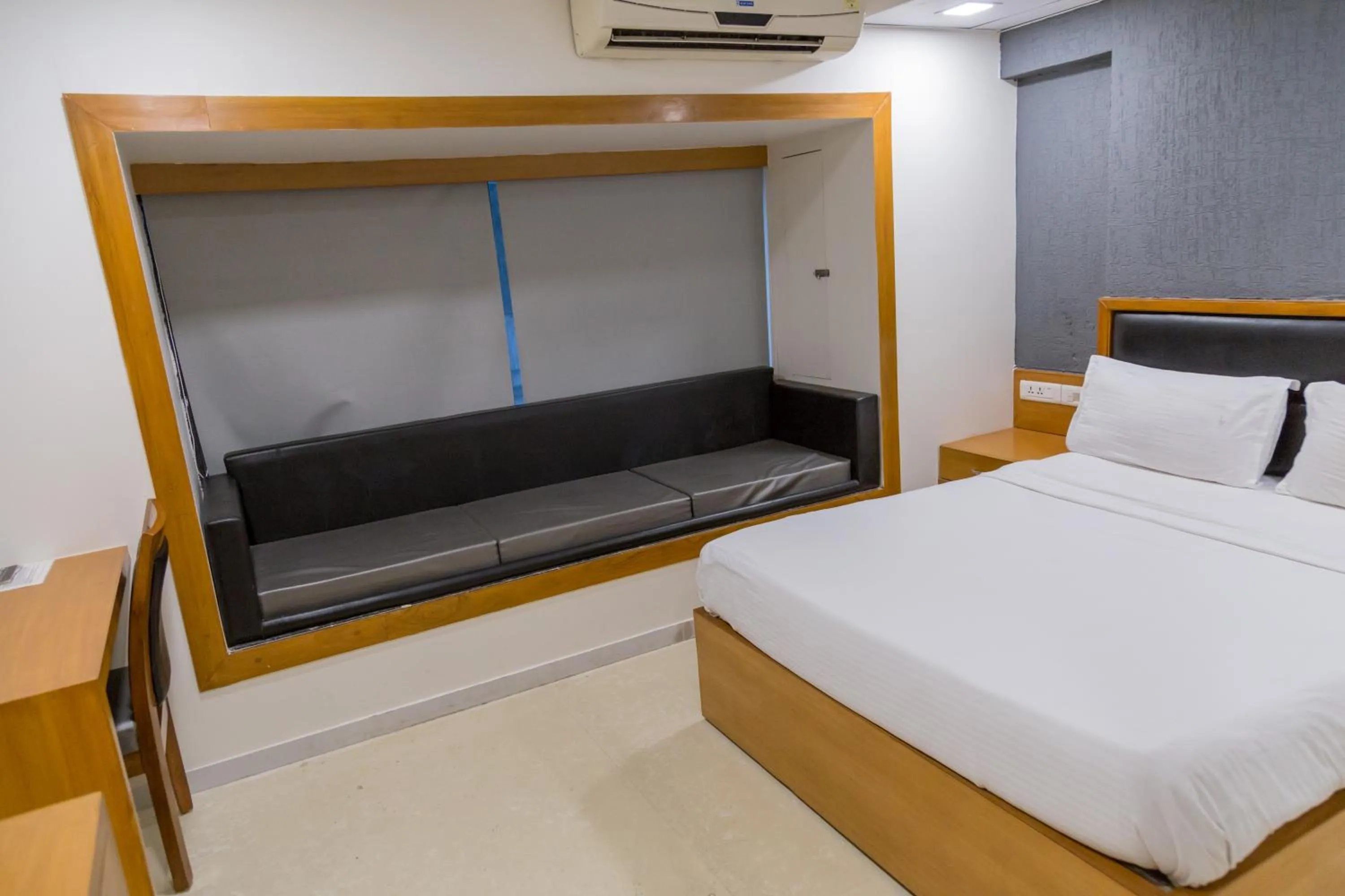 Other, Bed in Ginger Ahmedabad, Satellite