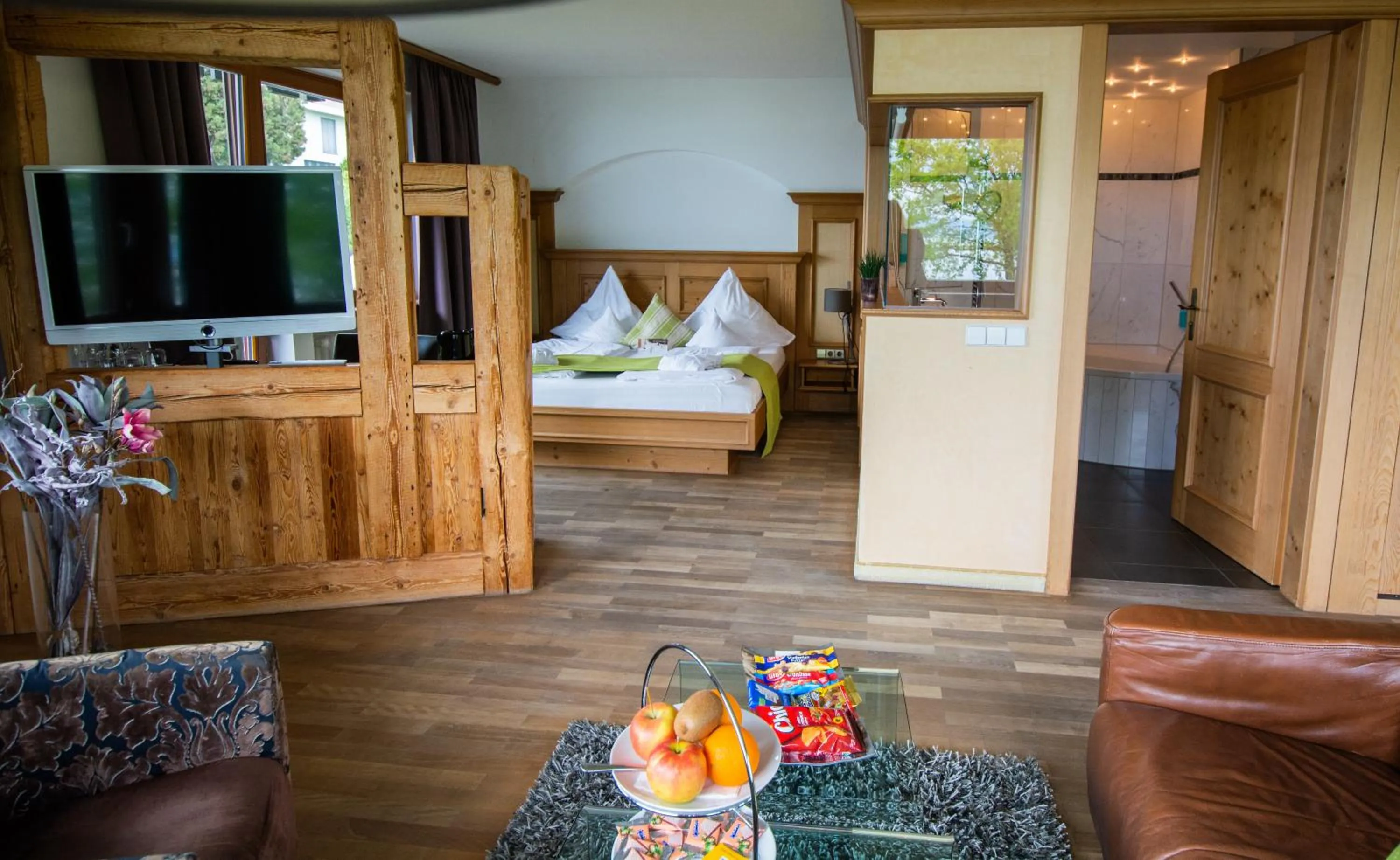 Photo of the whole room, Bed in Hotel Heinzler am See