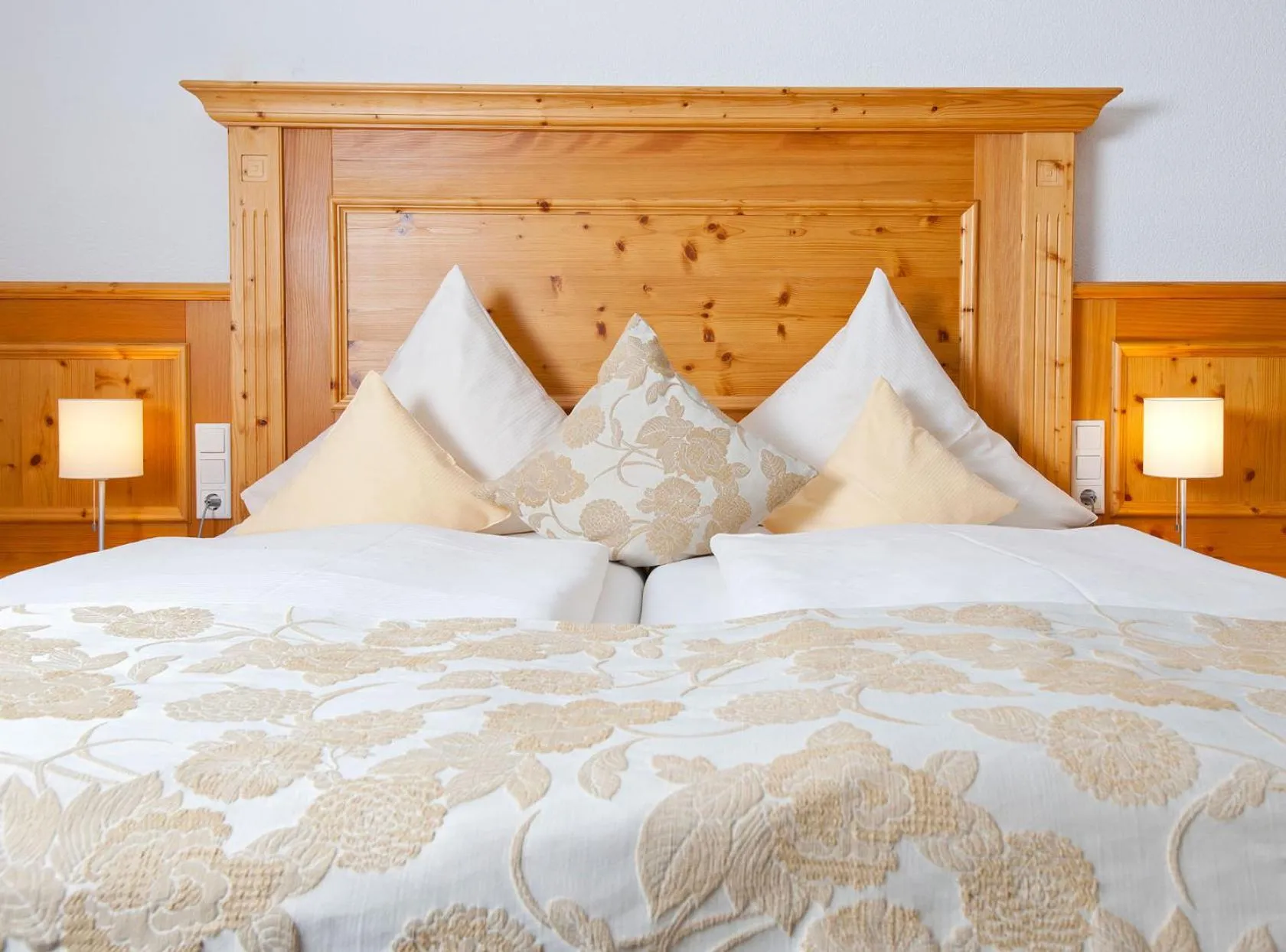 Photo of the whole room, Bed in Hotel Heinzler am See