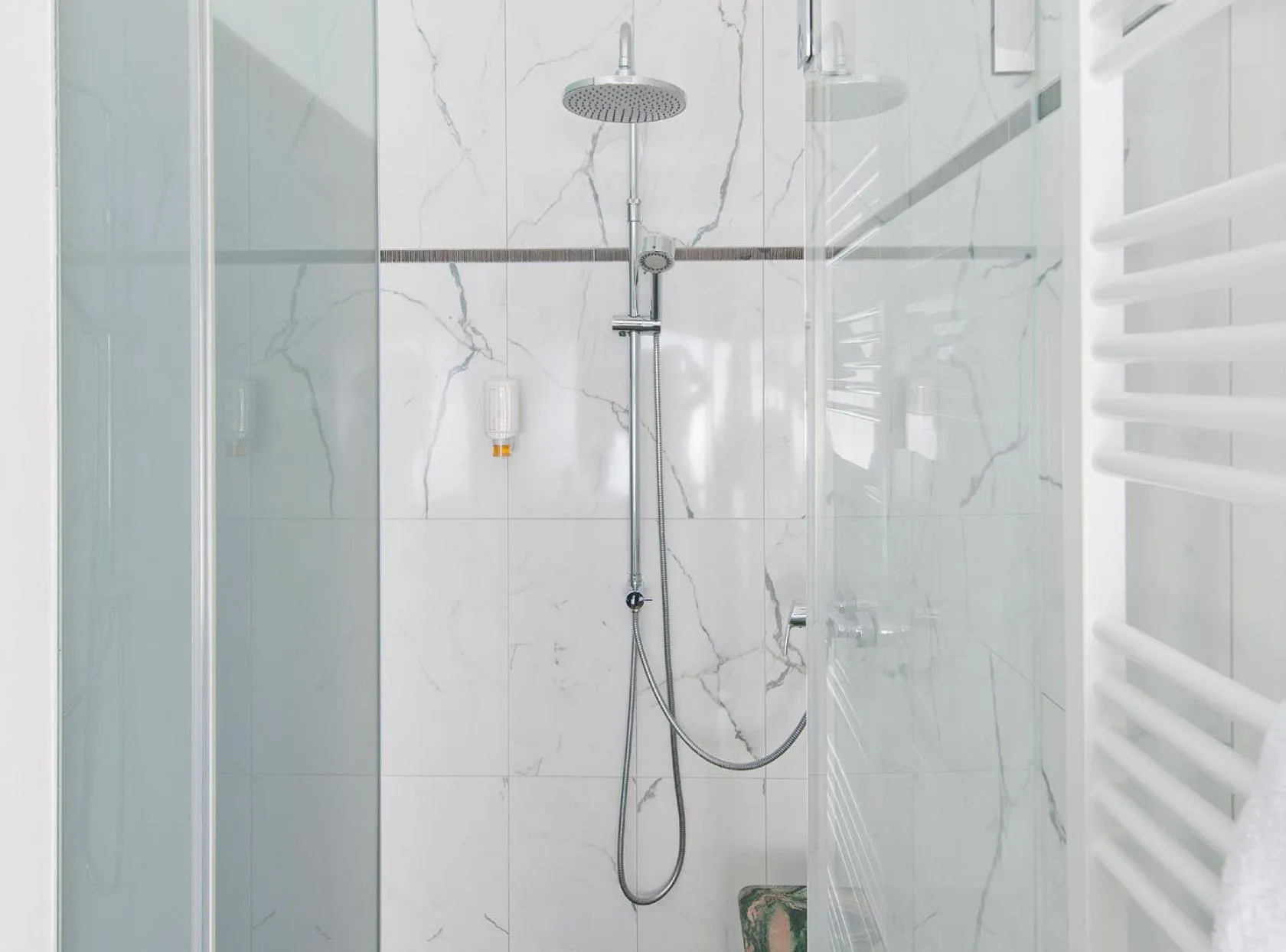 Shower in Hotel Heinzler am See