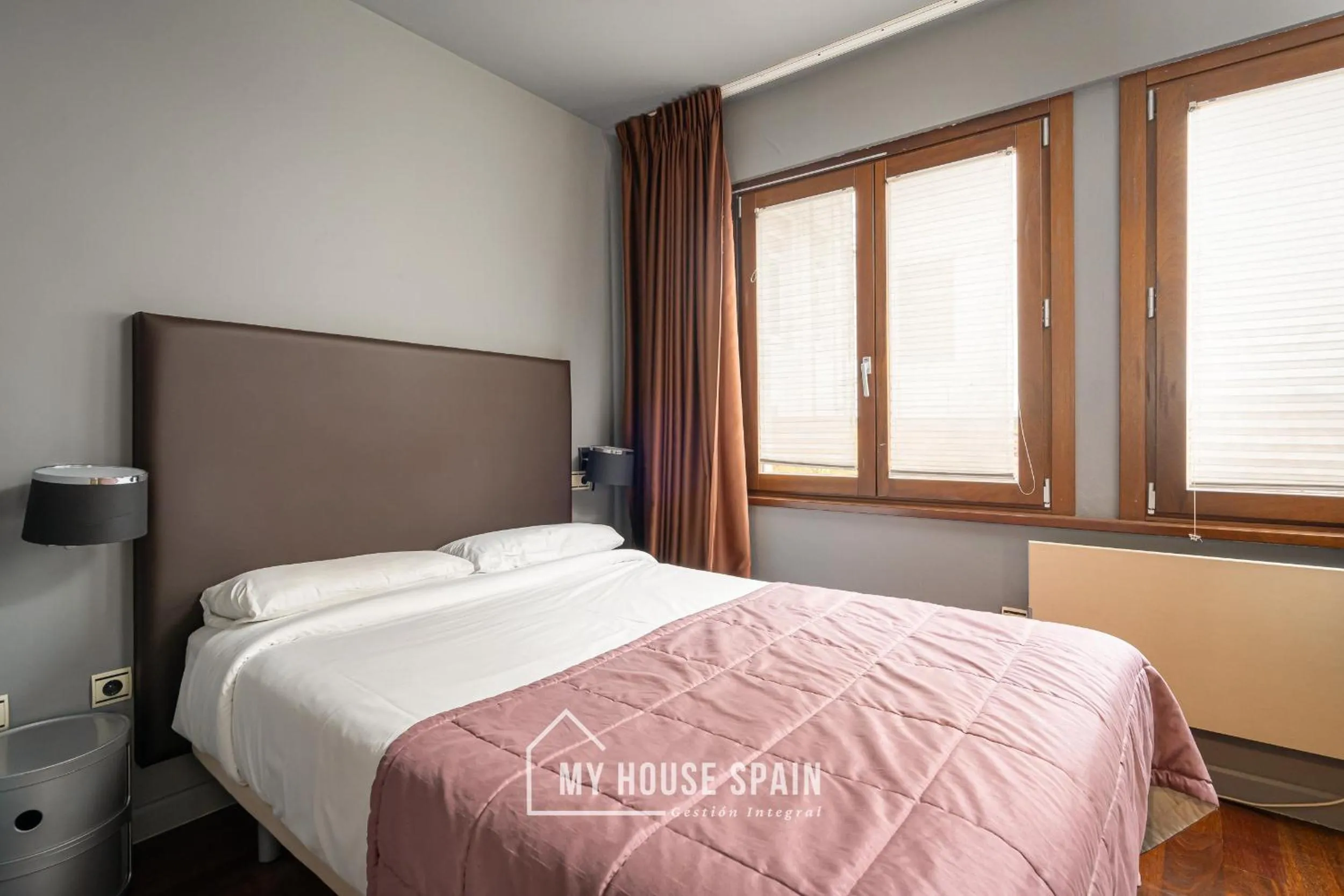Bed in MyHouseSpain - Apartamentos Moros 41