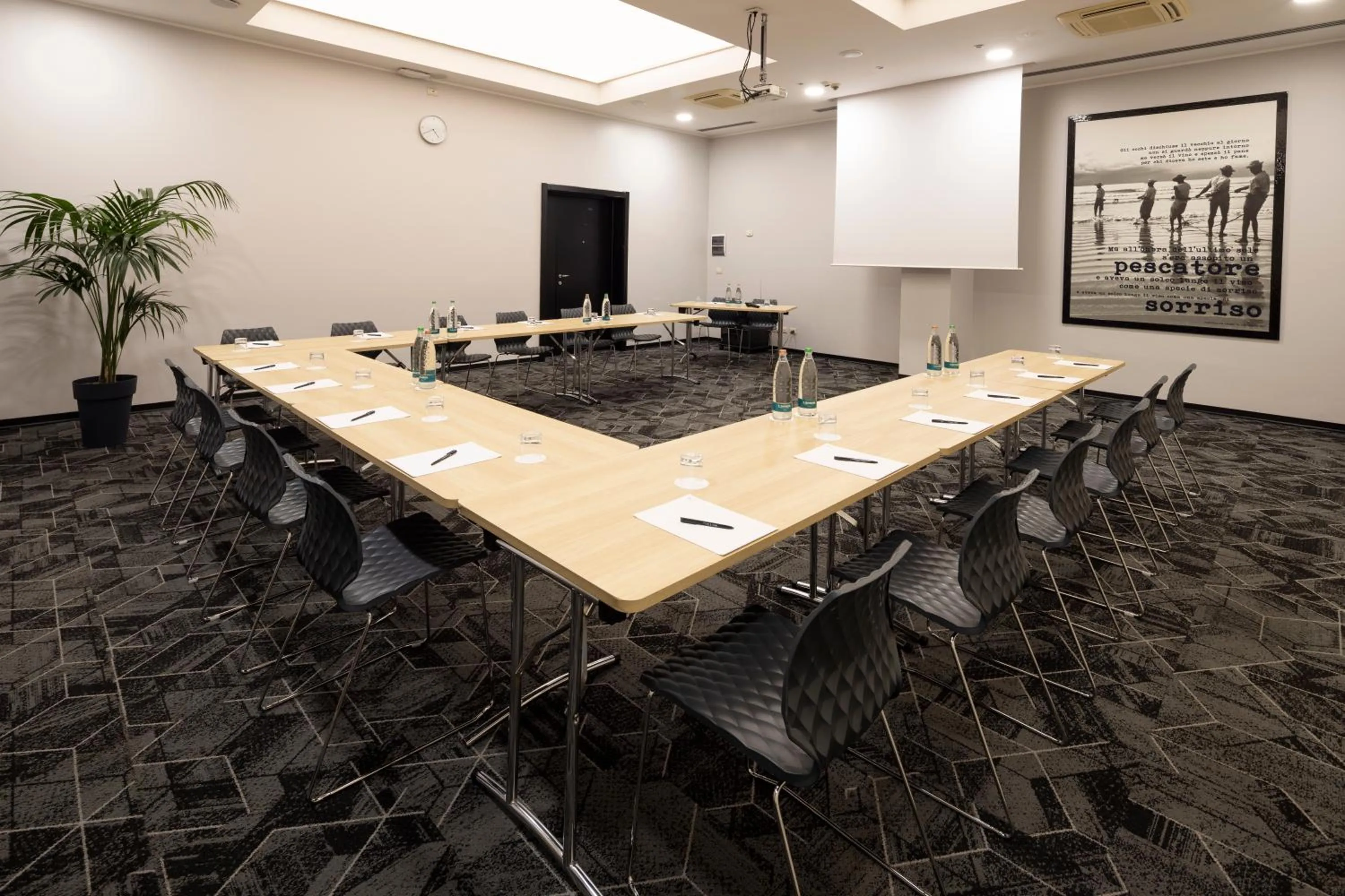 Meeting/conference room in Holiday Inn Genoa City by IHG